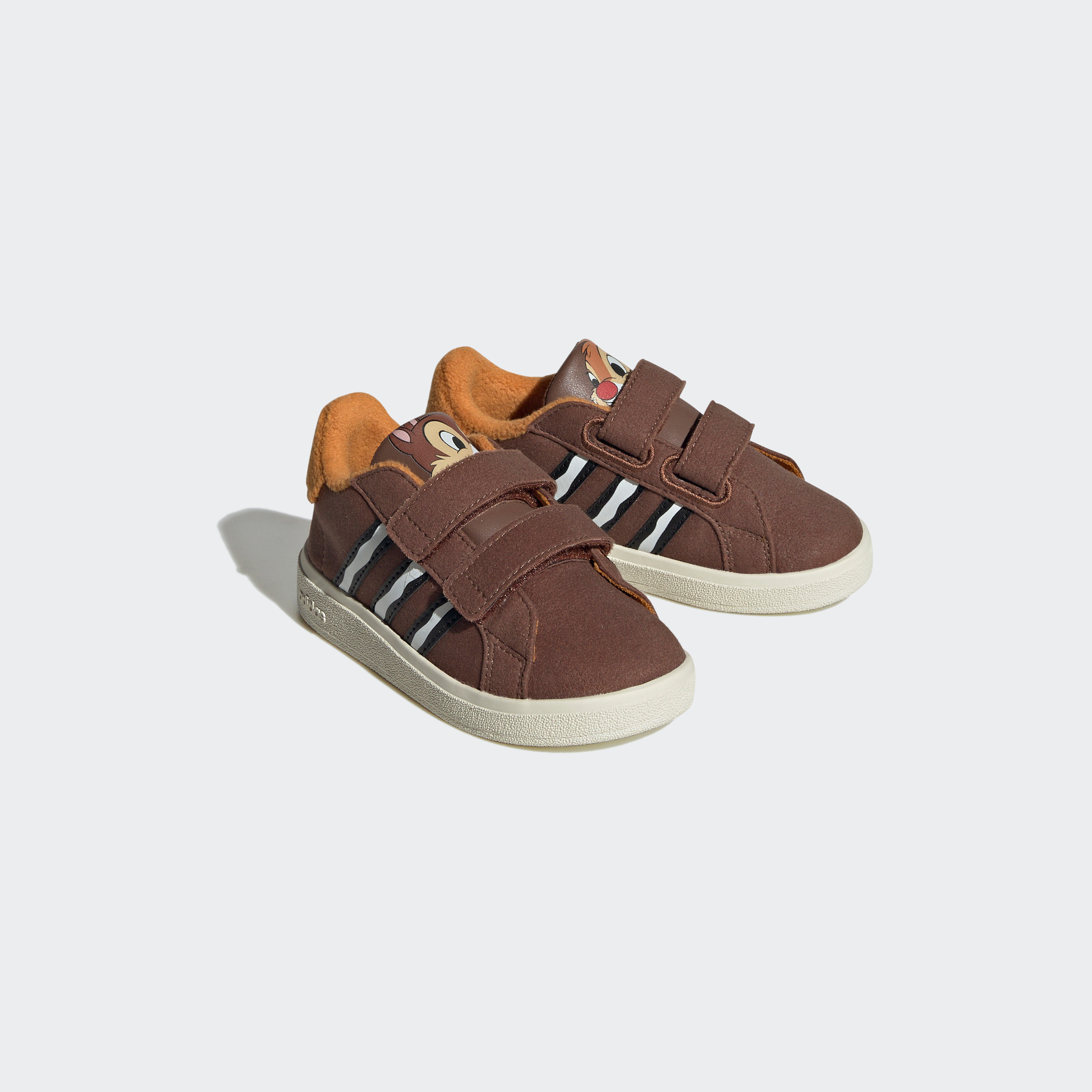 حذاء سنيكرز جراند كورت ديزني تشيبمونكس من أديداس للأطفال | او اي-sports-boys-shoes-image-1