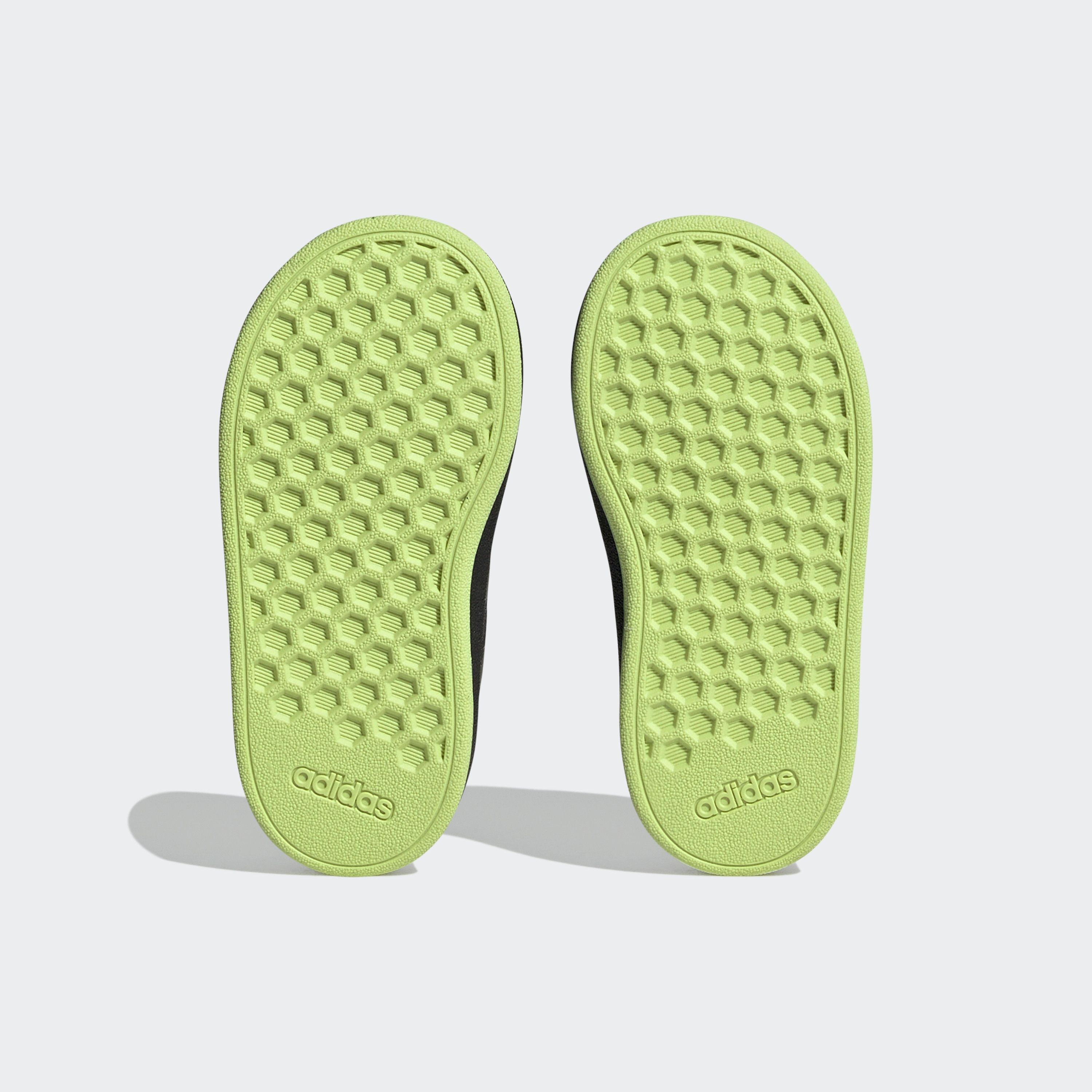 حذاء رياضي للأطفال جراند كورت لايف ستايل مزود بخطاف وحلقة من اديداس | او اي-sports-boys-shoes-image-12