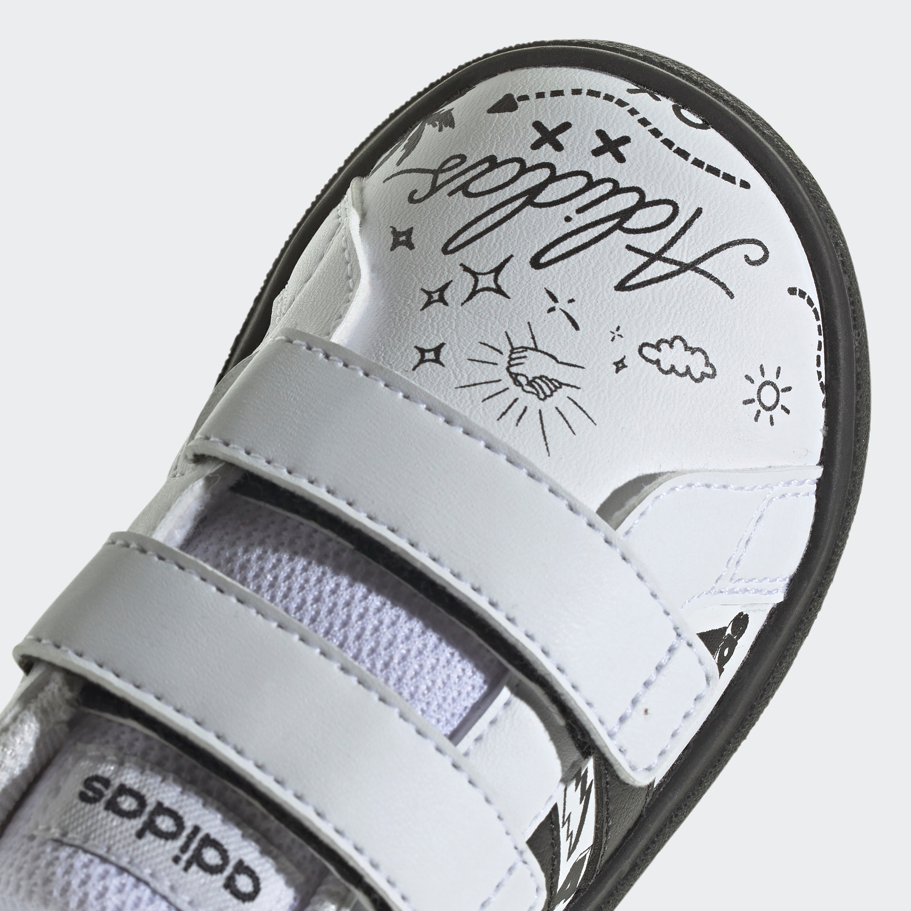 حذاء رياضي للأطفال جراند كورت لايف ستايل مزود بخطاف وحلقة من اديداس | او اي-sports-boys-shoes-image-14