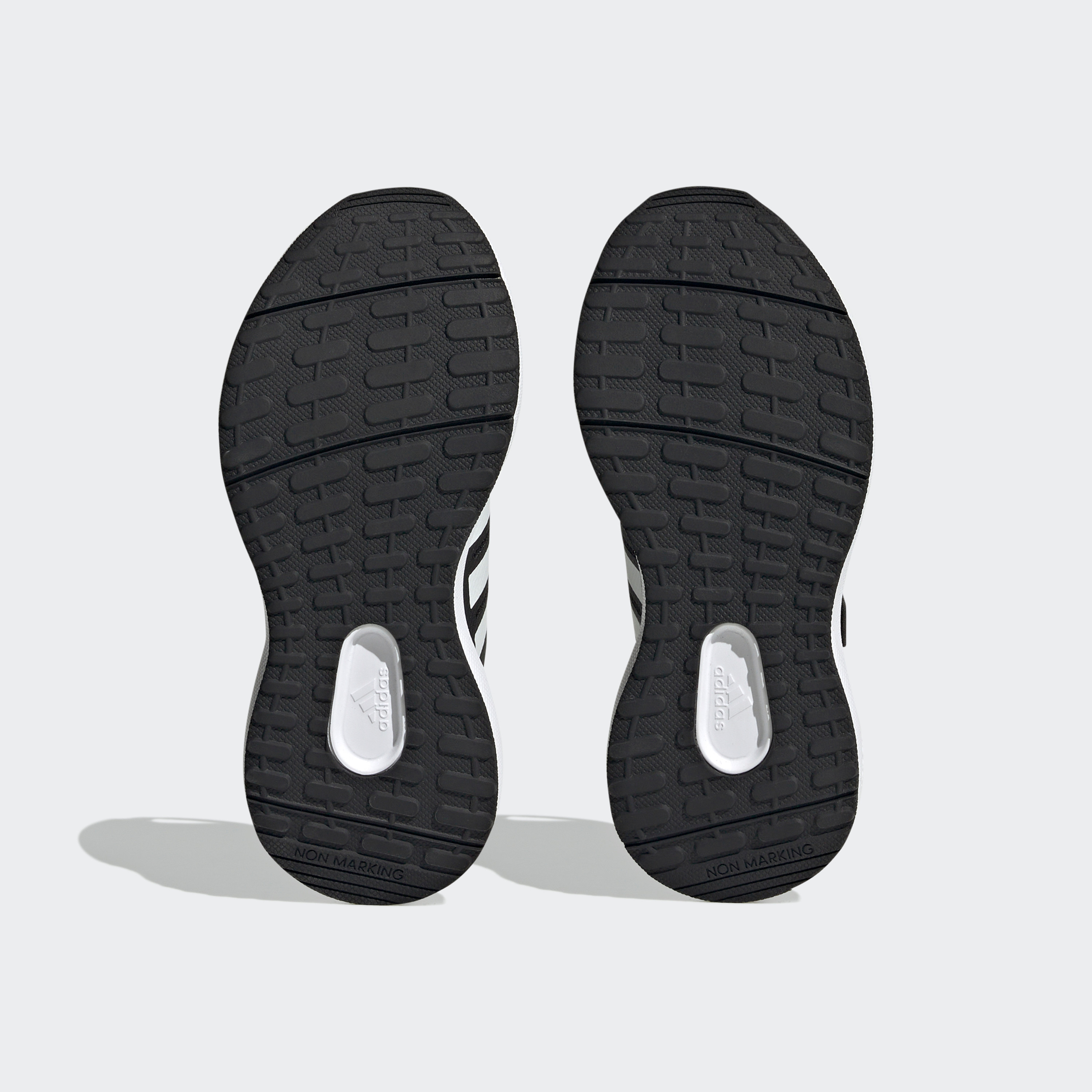 حذاء رياضي فورتارون 2.0 كلاود فوم للجري بجزام علوي ورباط مرن للاطفال من اديداس| او اي-girls-shoes-sneakers-image-12