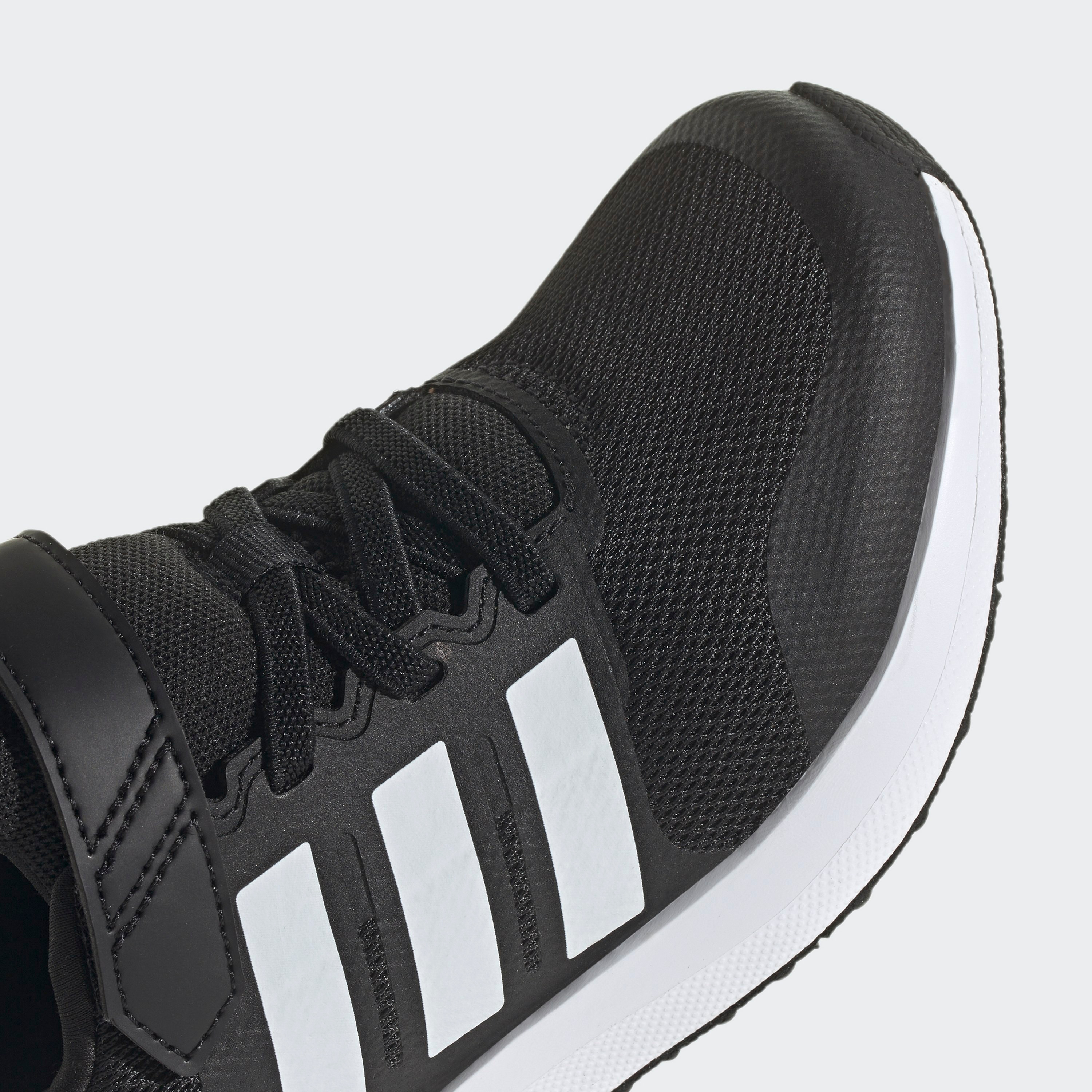 حذاء رياضي فورتارون 2.0 كلاود فوم للجري بجزام علوي ورباط مرن للاطفال من اديداس| او اي-girls-shoes-sneakers-image-14