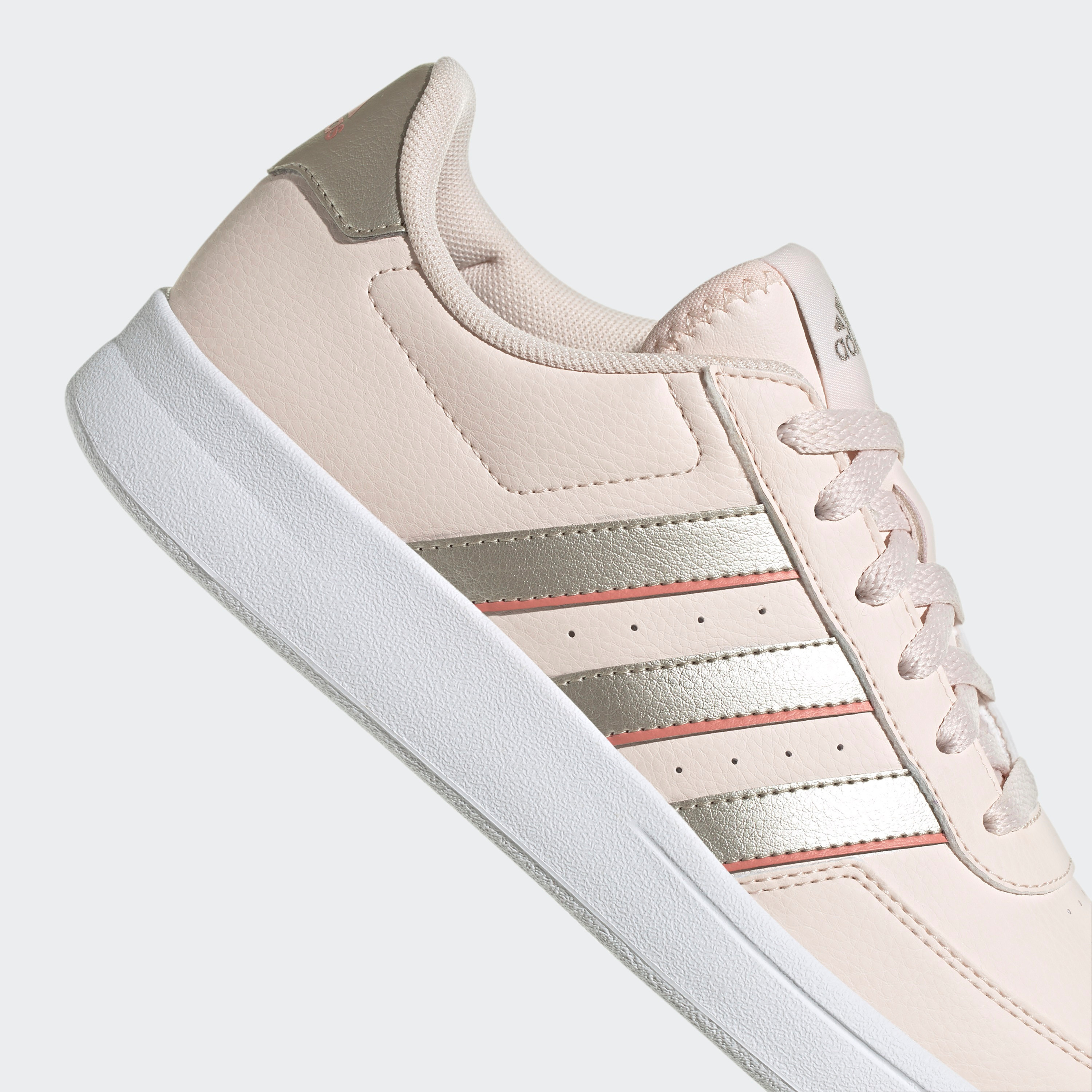 حذاء بريكنيت 2.0 رياضي للنساء من اديداس| او اي-women-shoes-sneakers-image-35