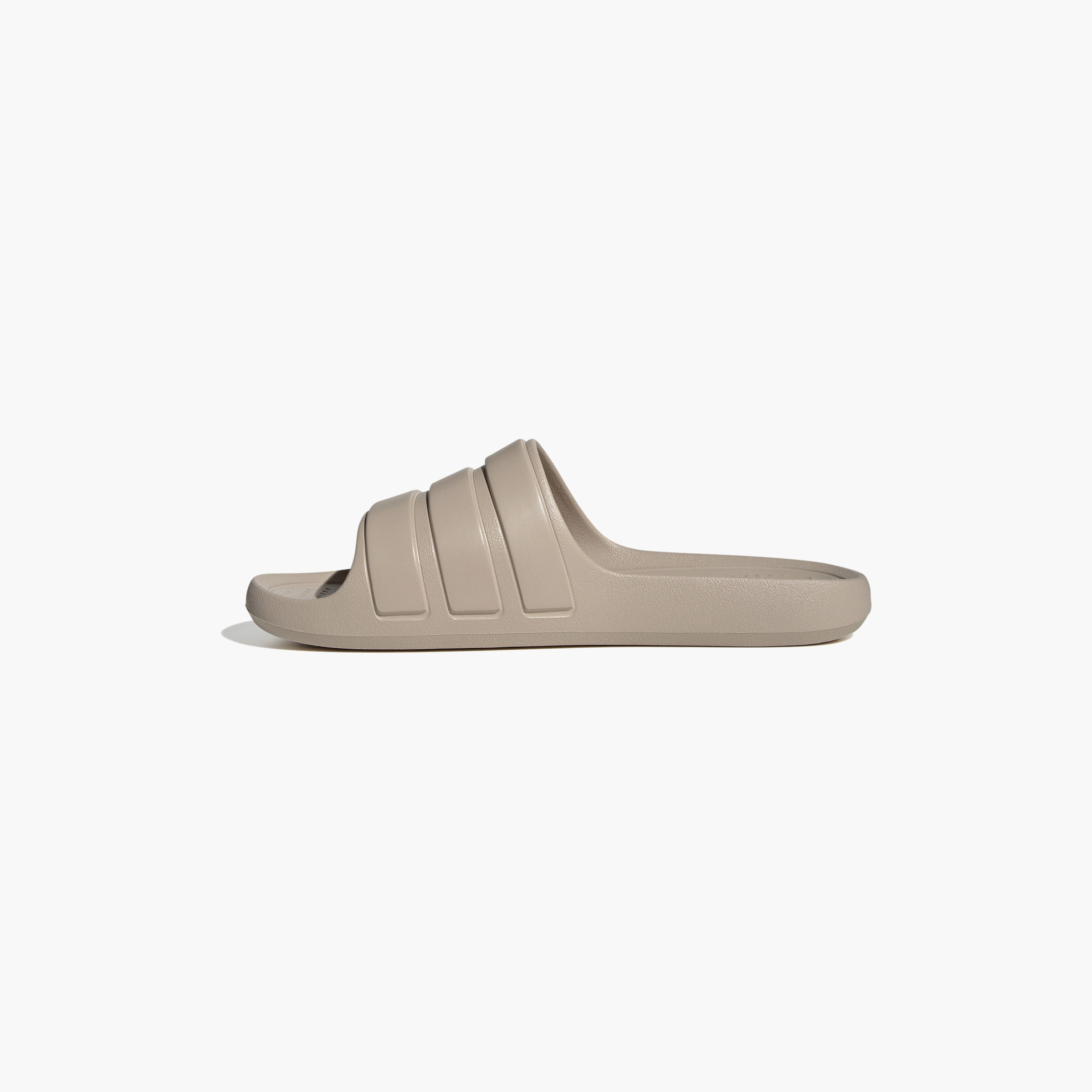 سلايدس أديداس ذو أديليت فلو | OE-men-shoes-flipflopsandslides-image-3