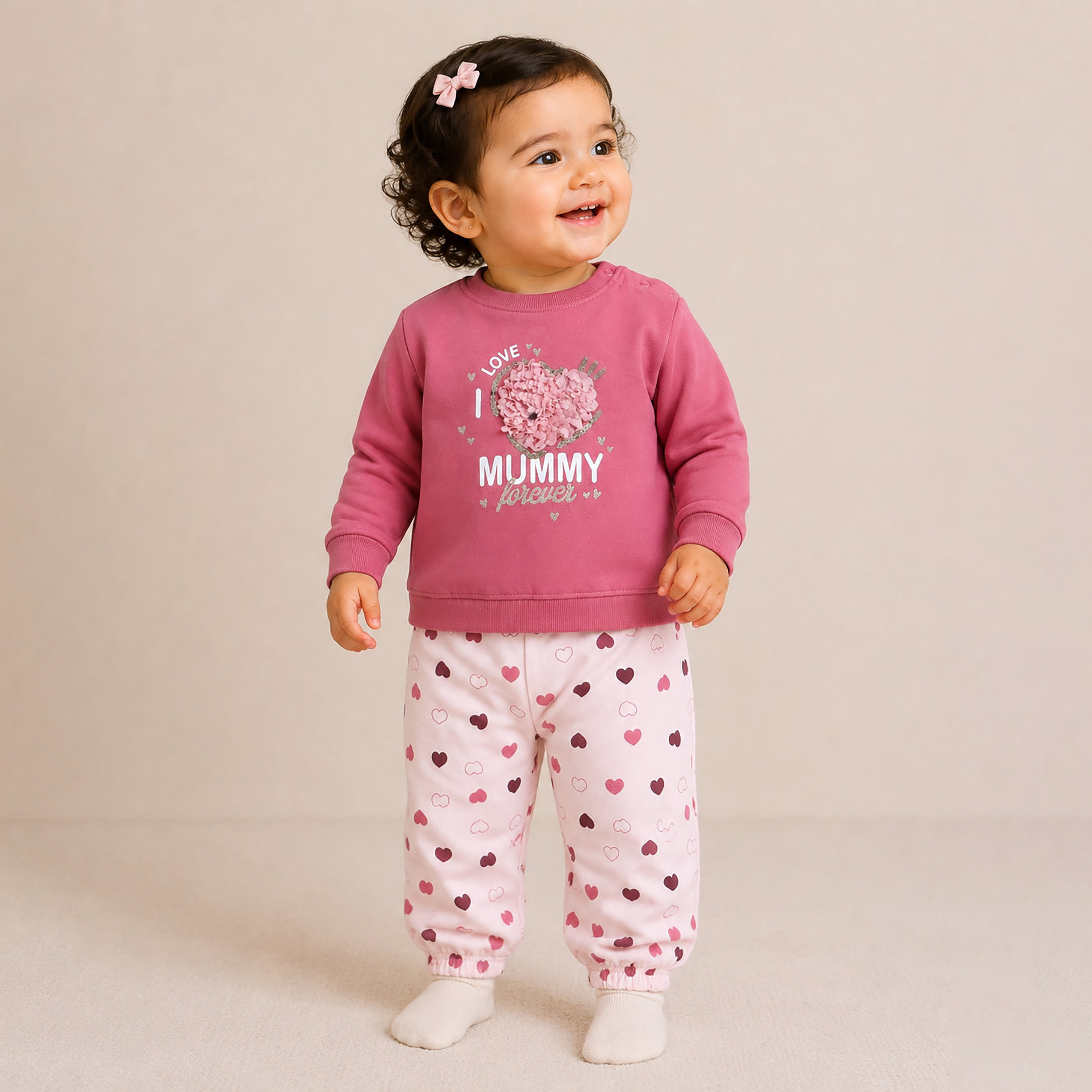 طقم قطعتين سويت شيرت بأكمام طويلة وبنطال رياضي (جوغر) مطبوع من فيكتور أند جين-baby-girls-clothing-setsandcoords-image-1