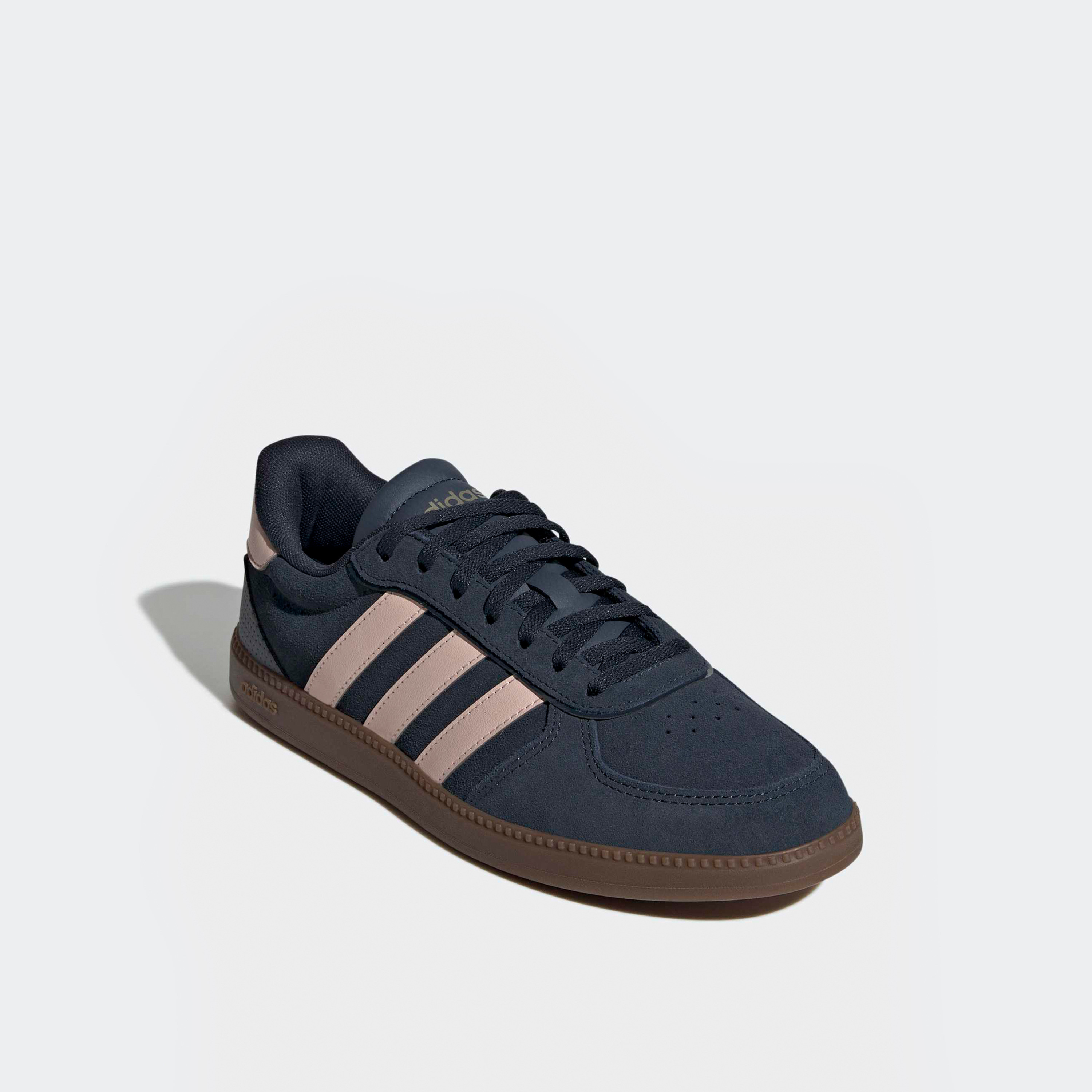 حذاء سنيكرز بطول الكاحل ورباط إغلاق بريكنت سليك للنساء من أديداس-sports-women-shoes-image-1