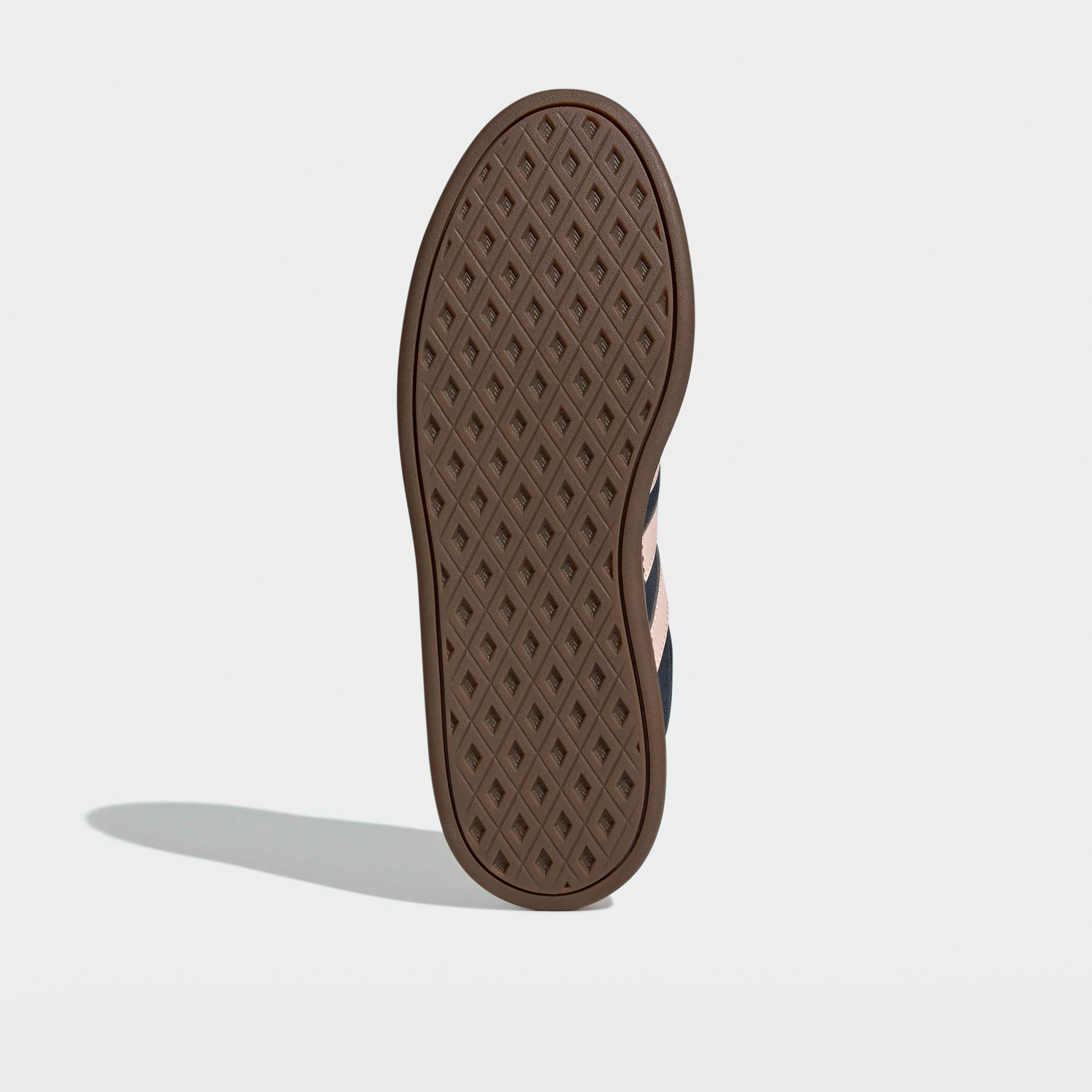 حذاء سنيكرز بطول الكاحل ورباط إغلاق بريكنت سليك للنساء من أديداس-sports-women-shoes-image-6
