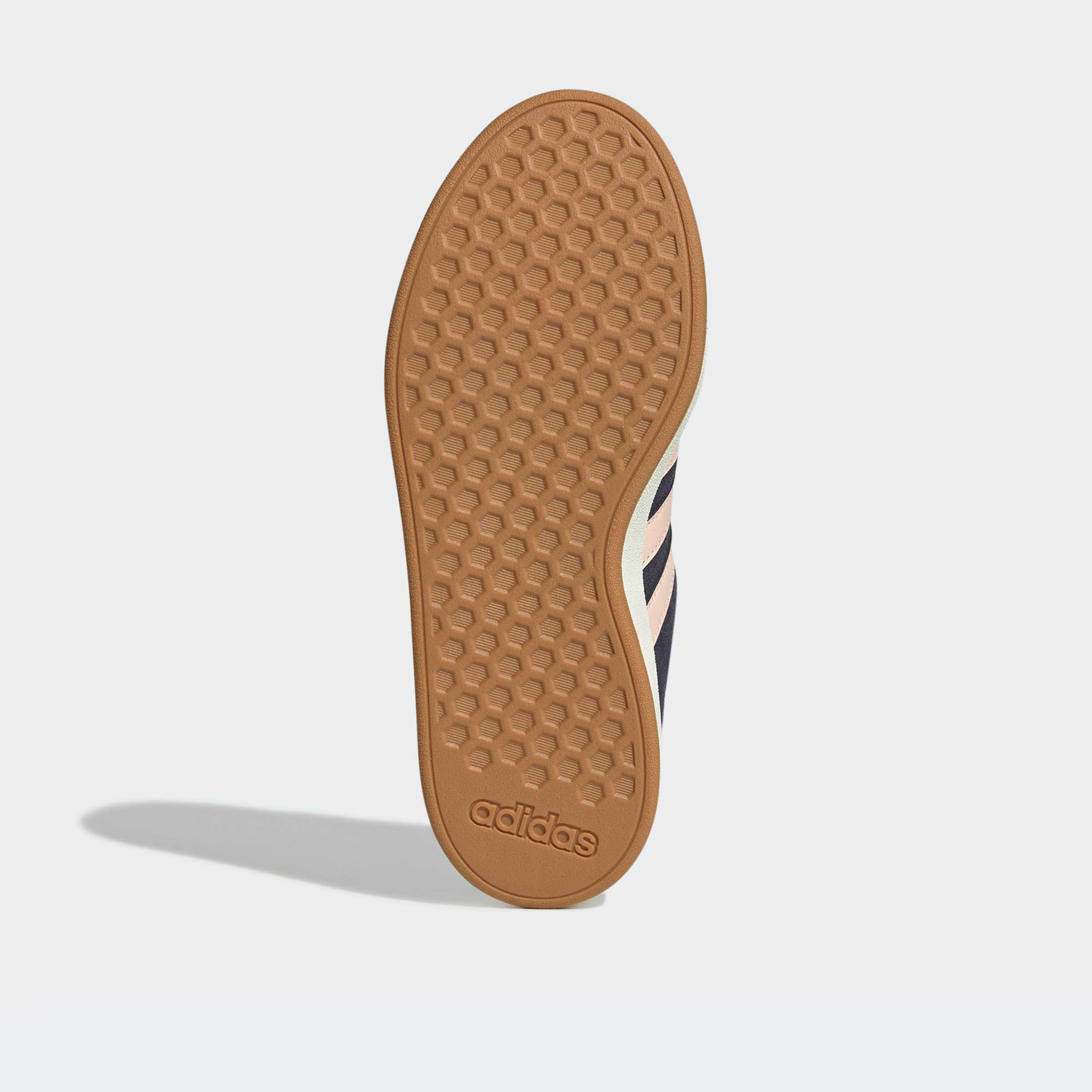 حذاء سنيكرز بطول الكاحل ورباط إغلاق جراند كورت باس 00أس للنساء من أديداس-sports-women-shoes-image-6