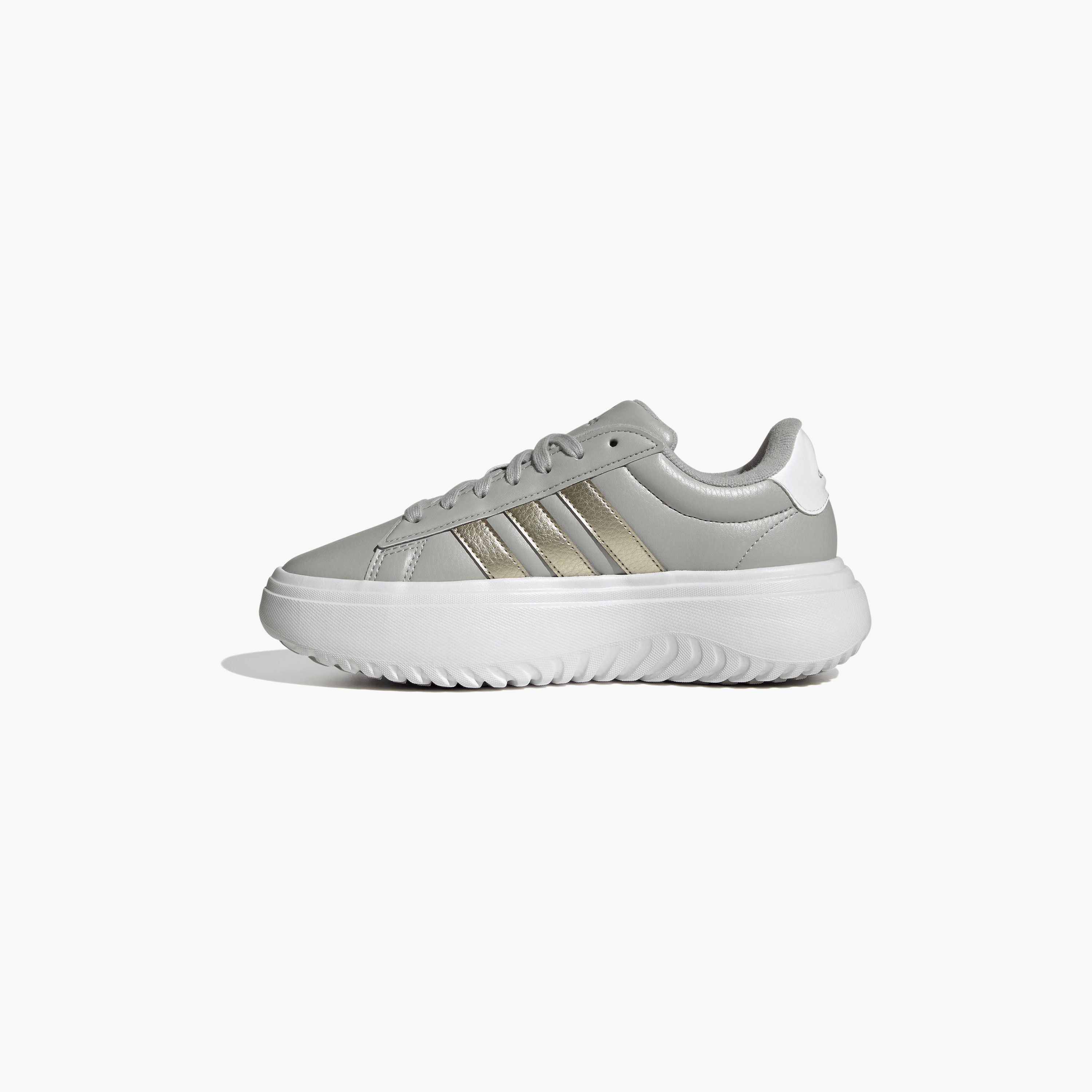 سنيكرز نسائي ذو جراند كورت بلاتفورم من أديداس | OE-sports-women-shoes-image-11
