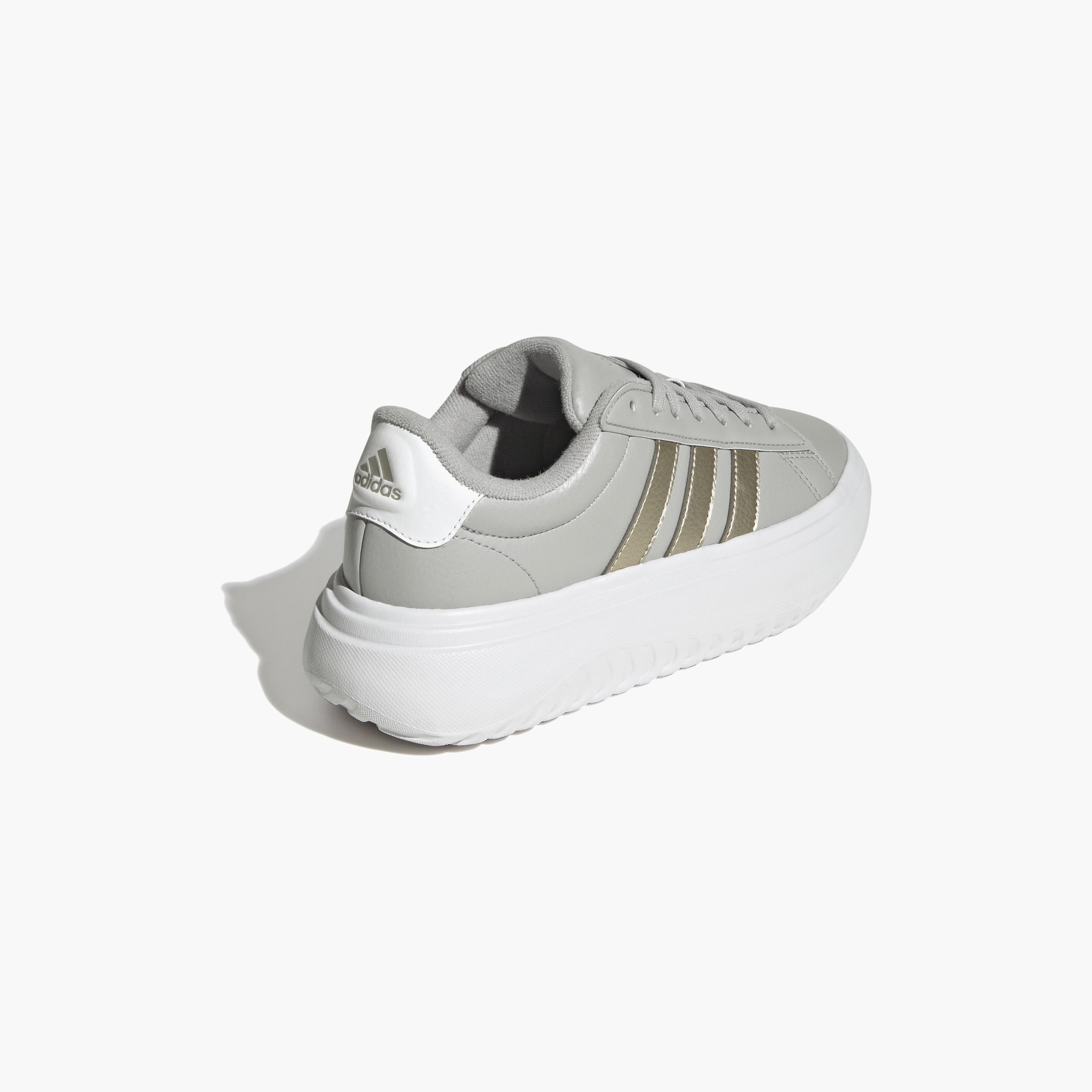 سنيكرز نسائي ذو جراند كورت بلاتفورم من أديداس | OE-sports-women-shoes-image-14