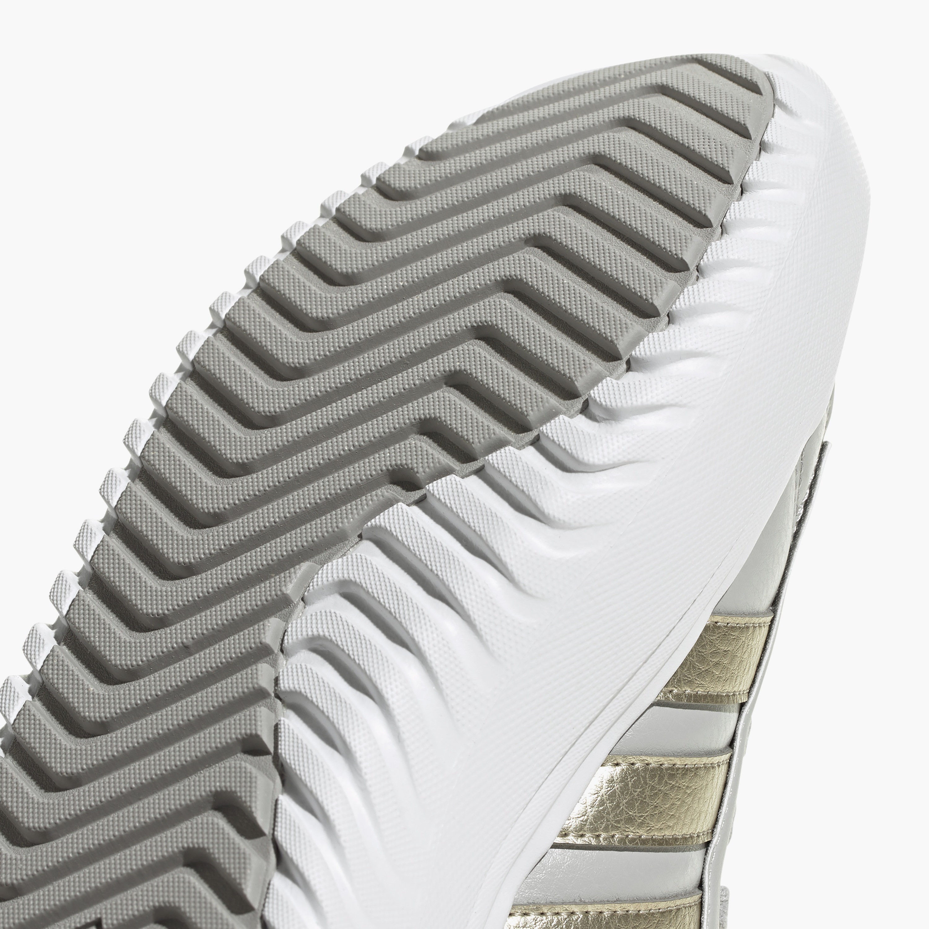 سنيكرز نسائي ذو جراند كورت بلاتفورم من أديداس | OE-sports-women-shoes-image-16