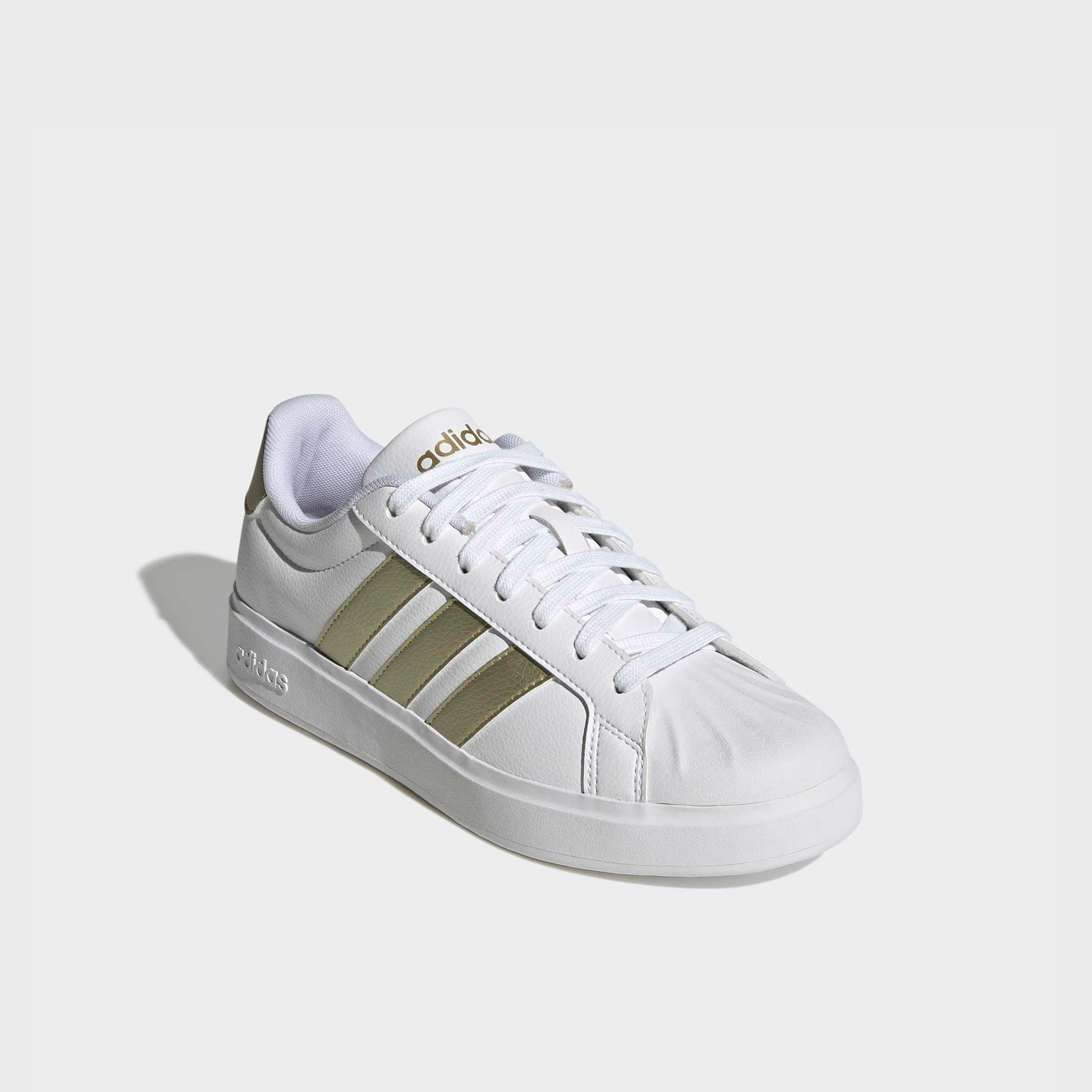 حذاء سنيكرز كاحل برباط ستريت توك للنساء من أديداس-sports-women-shoes-image-1