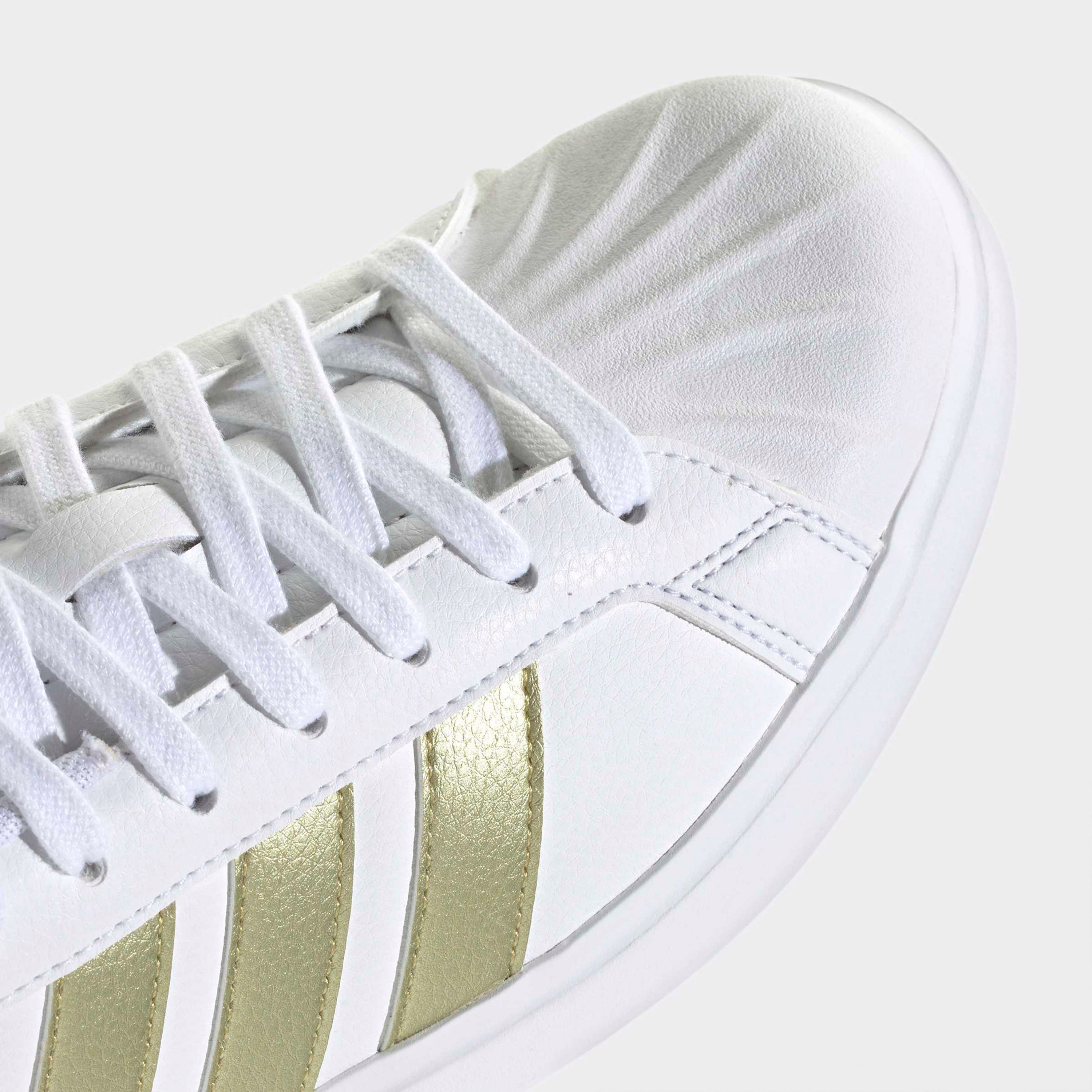 حذاء سنيكرز كاحل برباط ستريت توك للنساء من أديداس-sports-women-shoes-image-5