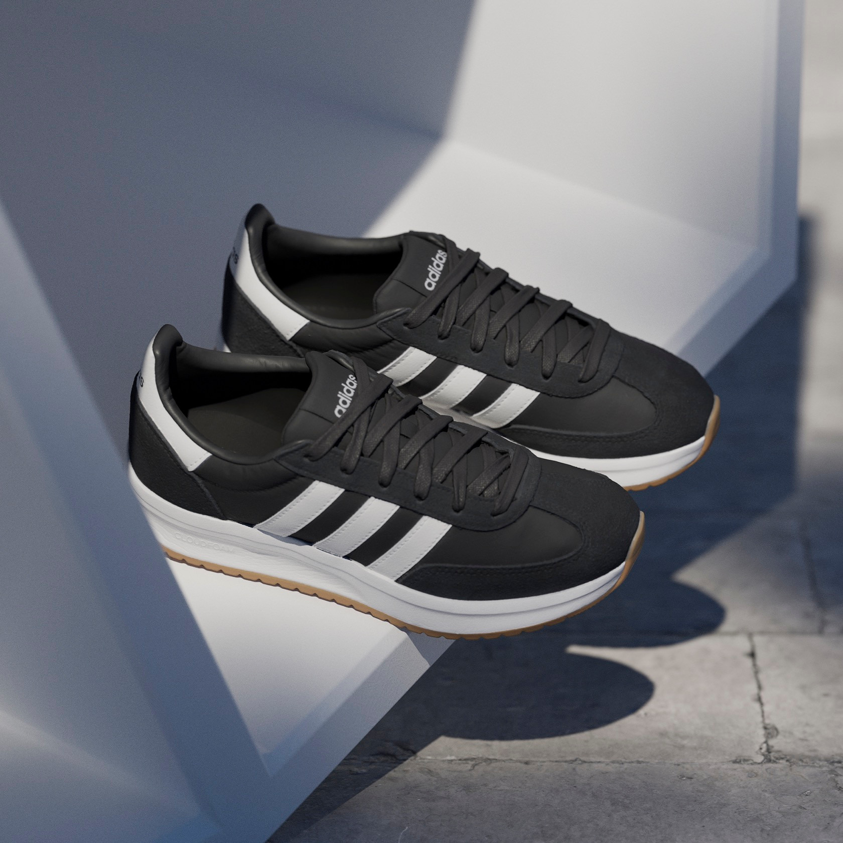 حذاء سنيكرز برباط للنساء RUN 70s 2.0 من أديداس - IH8595 سم-women-shoes-sneakers-image-5