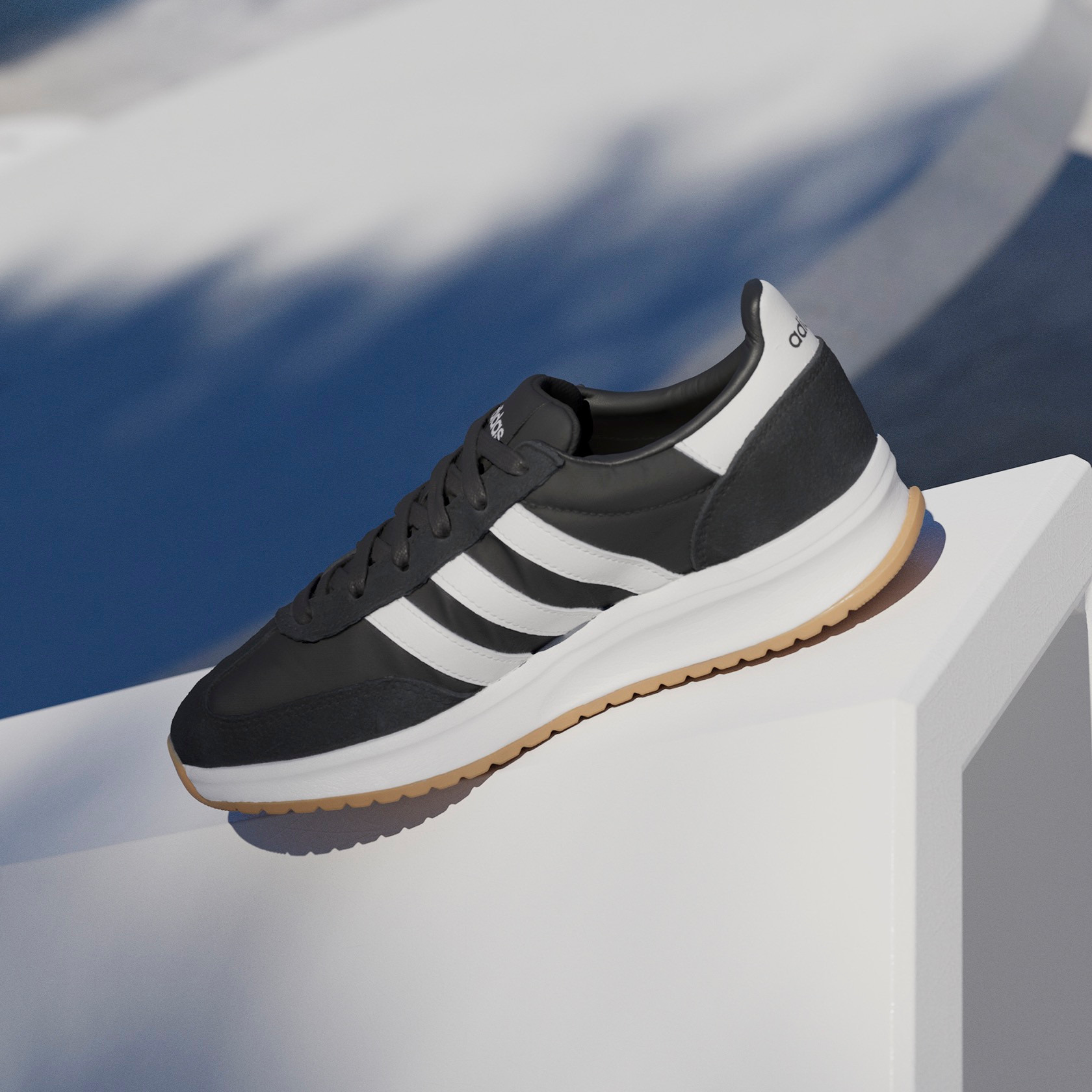 حذاء سنيكرز برباط للنساء RUN 70s 2.0 من أديداس - IH8595 سم-women-shoes-sneakers-image-6