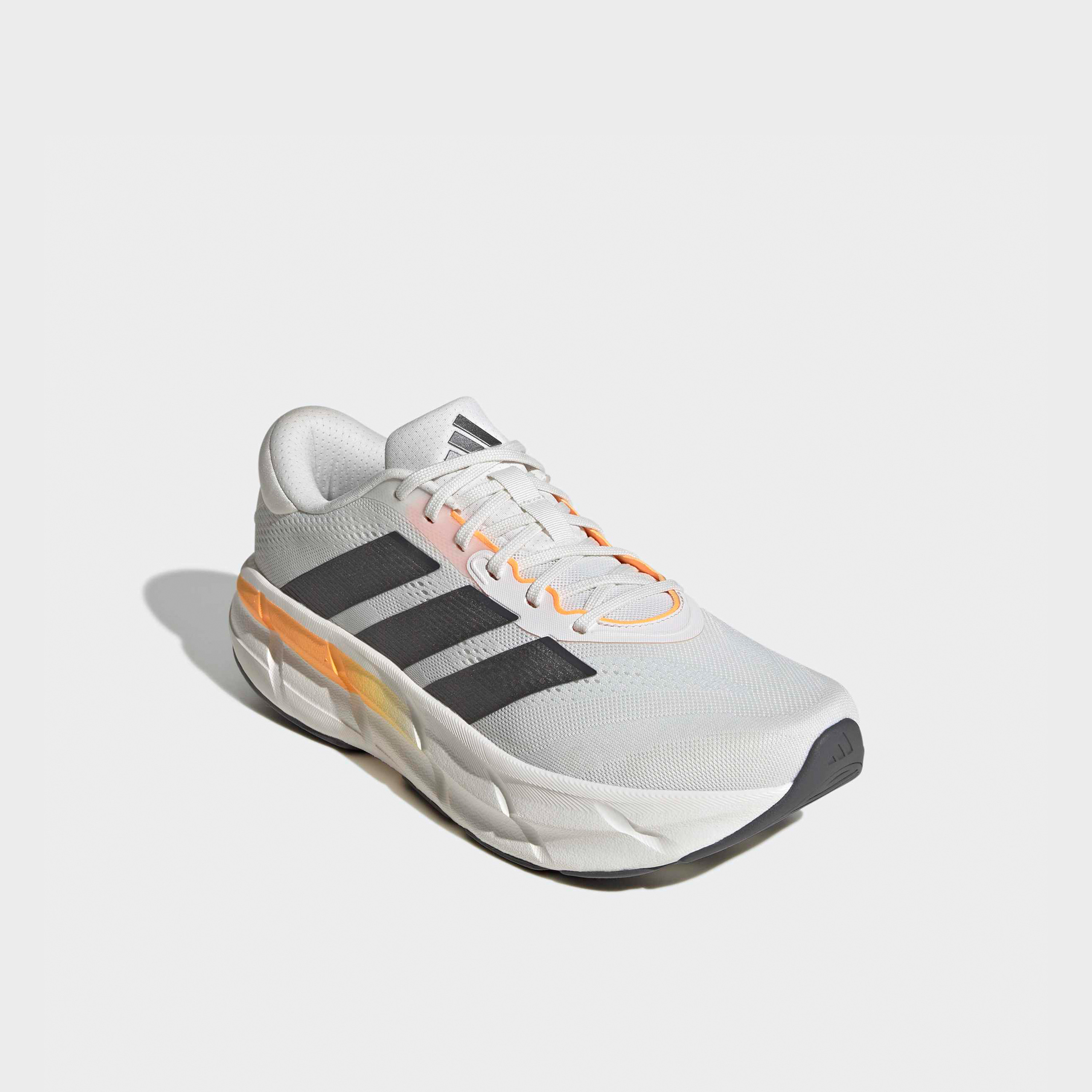 حذاء جري برباط إغلاق كويستار 4 للرجال من أديداس-sports-men-shoes-image-1