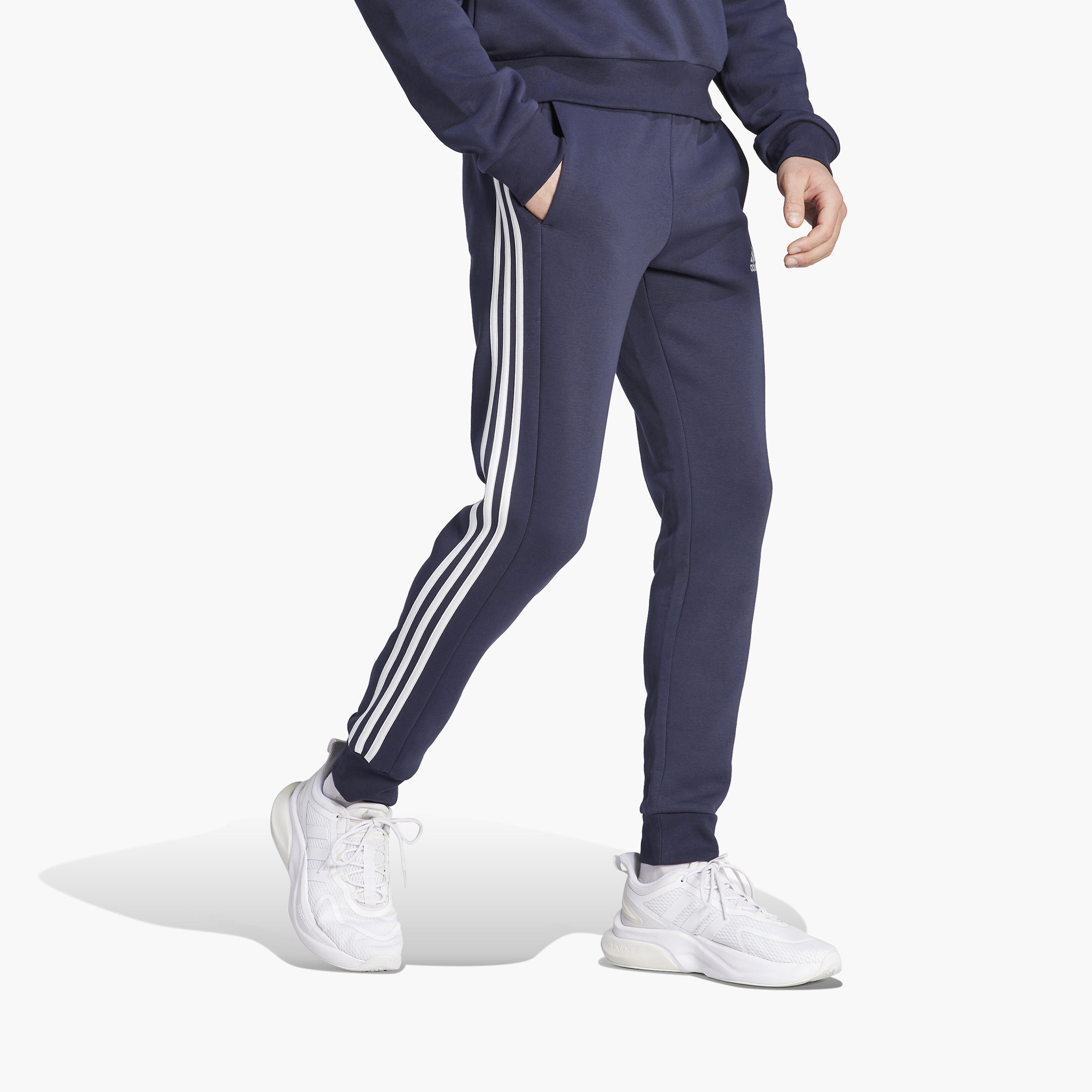 جوغرز الكفة للرجال ذو إيسنشيالز فليس من اديداس بثلاثة خطوط مدببة | OE-sports-men-clothing-bottoms-image-8