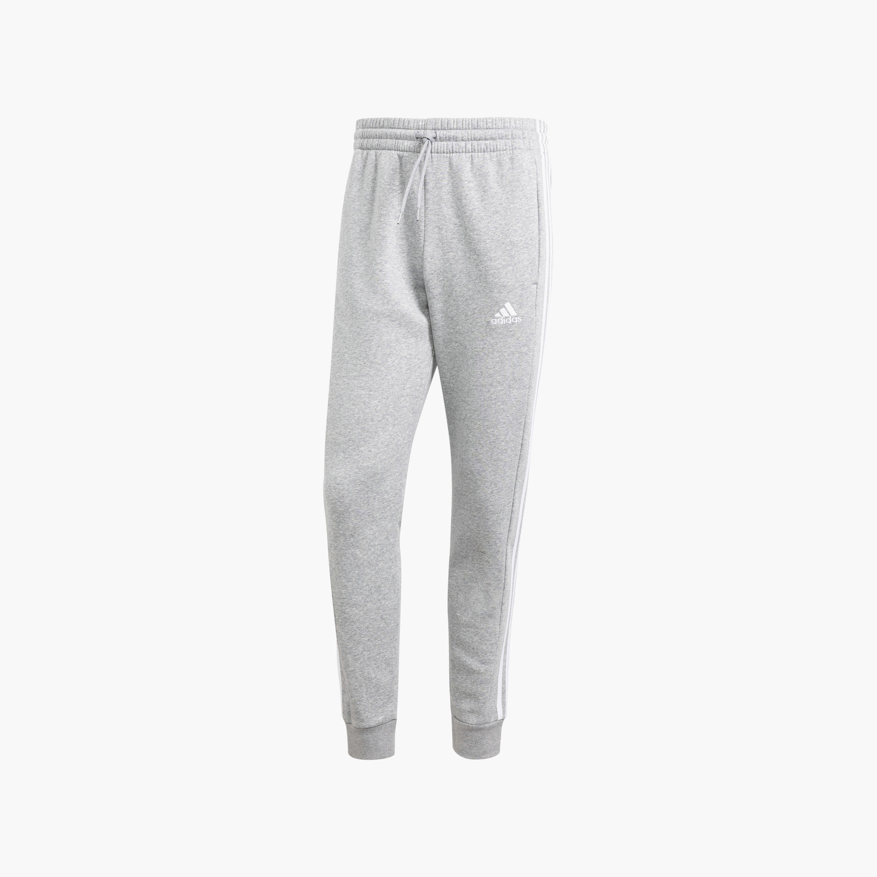 جوغرز الكفة للرجال ذو إيسنشيالز فليس من اديداس بثلاثة خطوط مدببة | OE-sports-men-clothing-bottoms-image-19