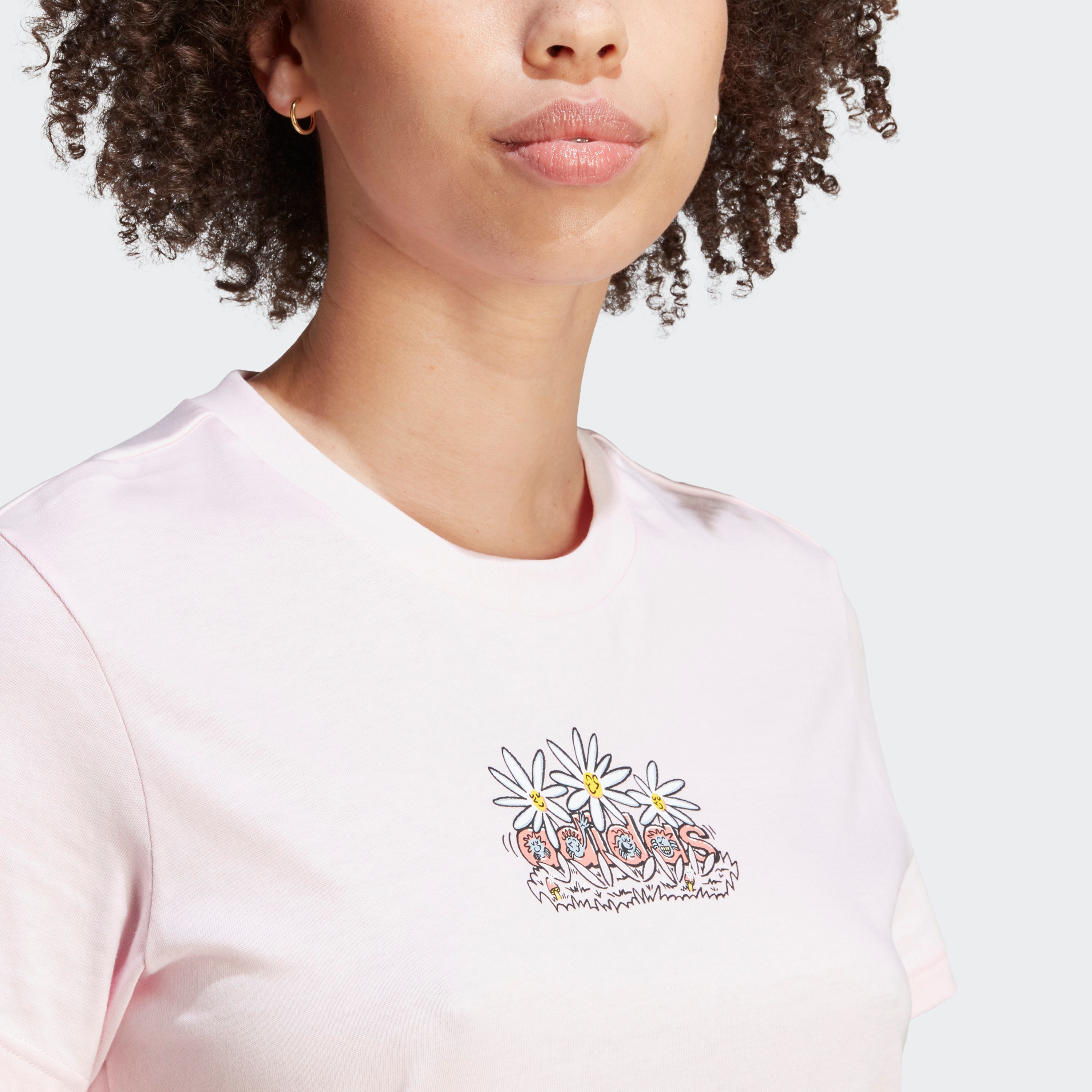 تيشيرت للنساء يتميز برسومات دودل من اديداس | او اي-women-clothing-tshirts-image-7