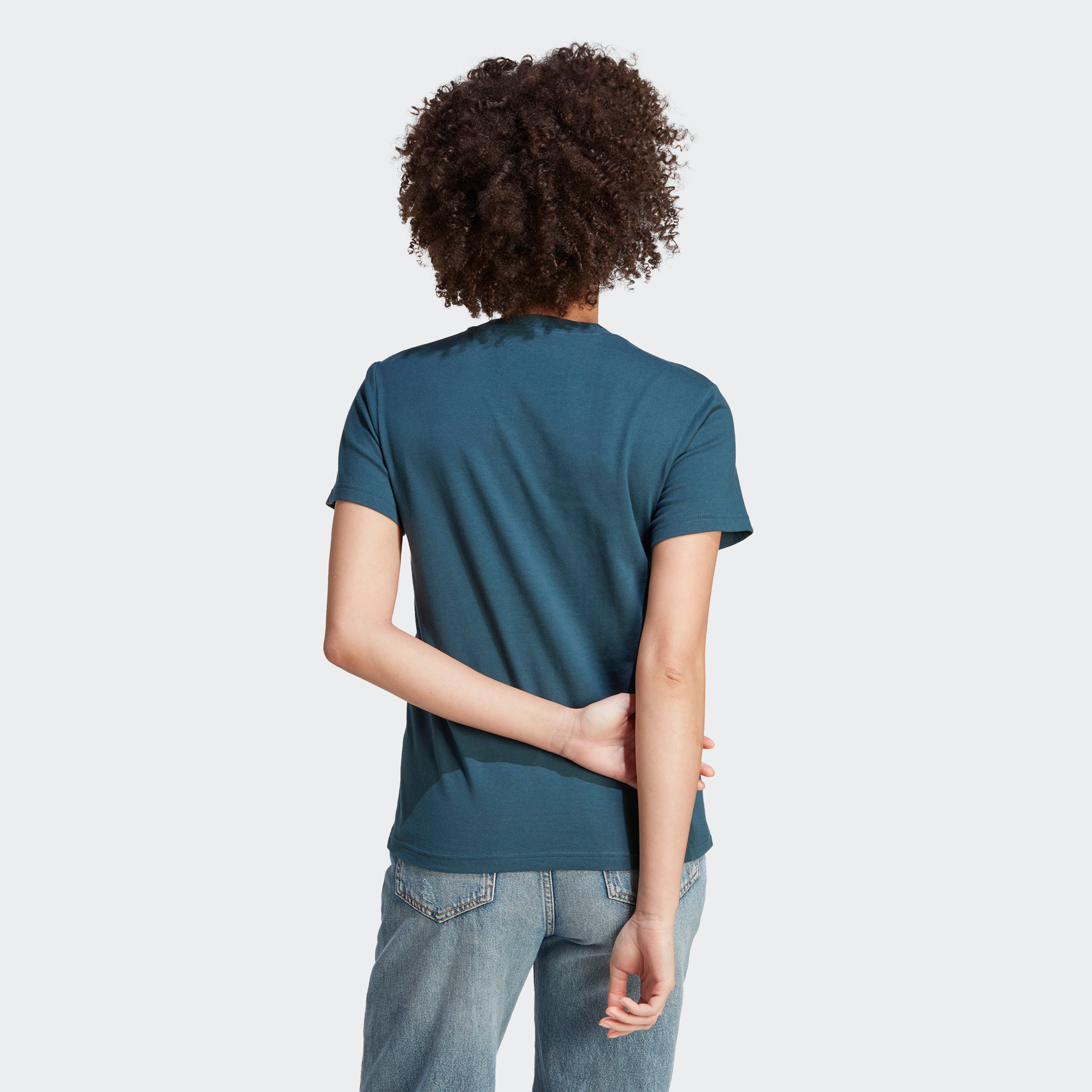 تيشيرت للنساء يتميز برسومات دودل من اديداس | او اي-women-clothing-tshirts-image-12