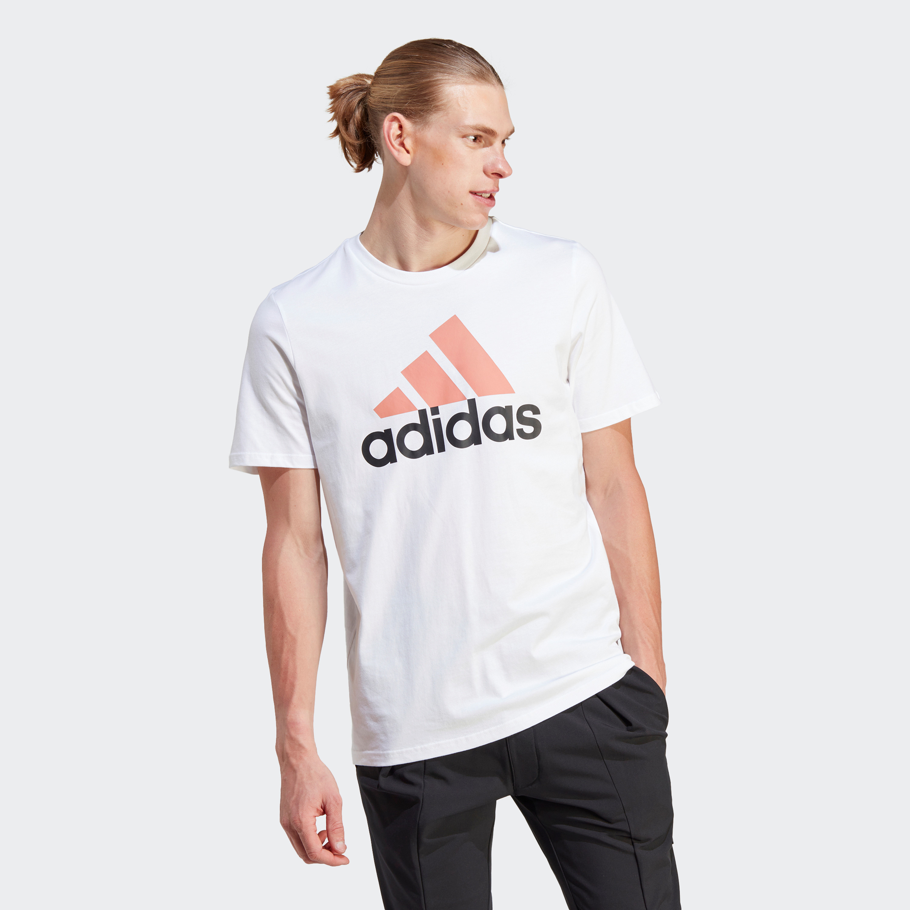 تي شيرت اسنشيالز بشعار كبير جورسيه واحد من اديداس| او اي-men-clothing-sportswearandactivewear-tshirtsandpolos-image-13