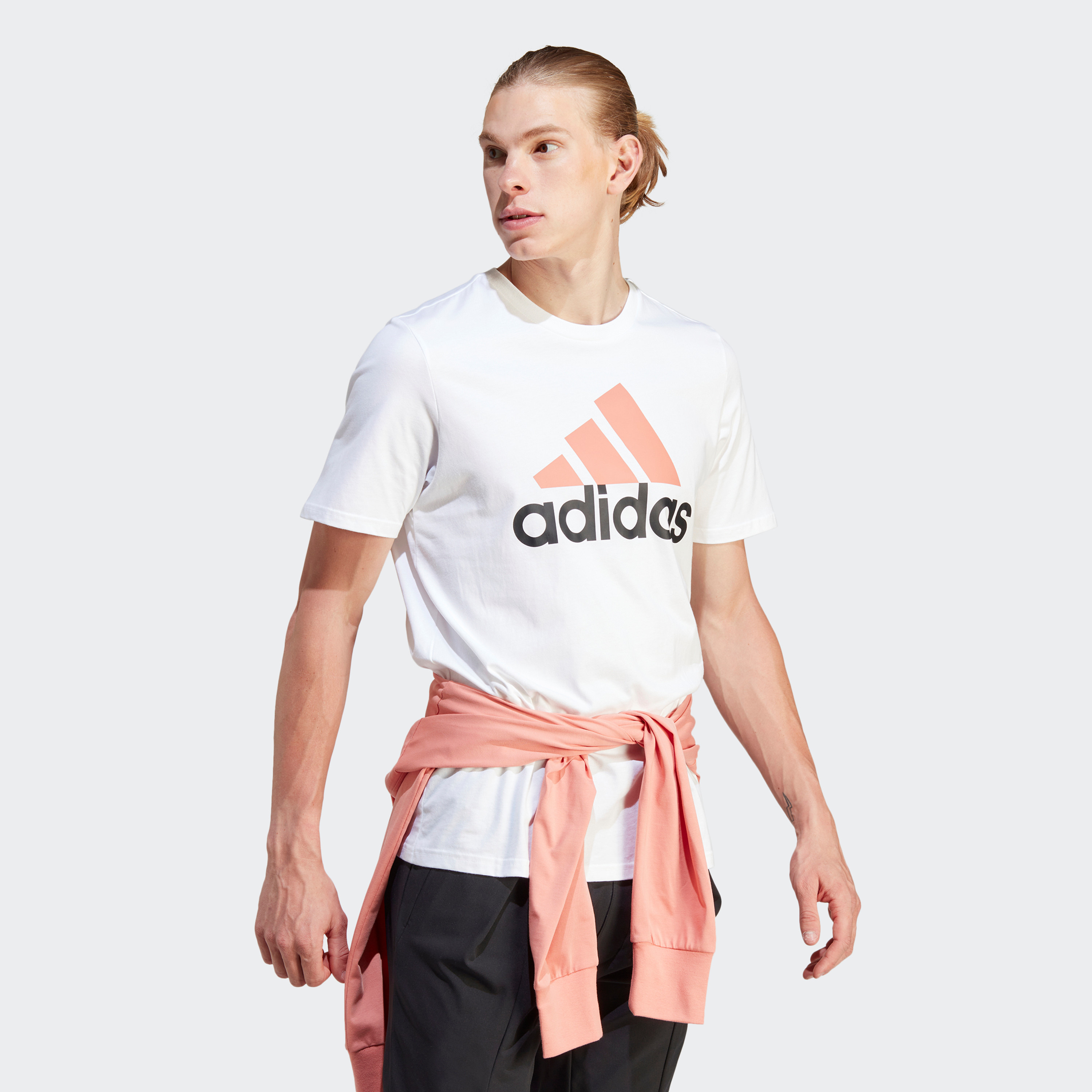 تي شيرت اسنشيالز بشعار كبير جورسيه واحد من اديداس| او اي-men-clothing-sportswearandactivewear-tshirtsandpolos-image-14