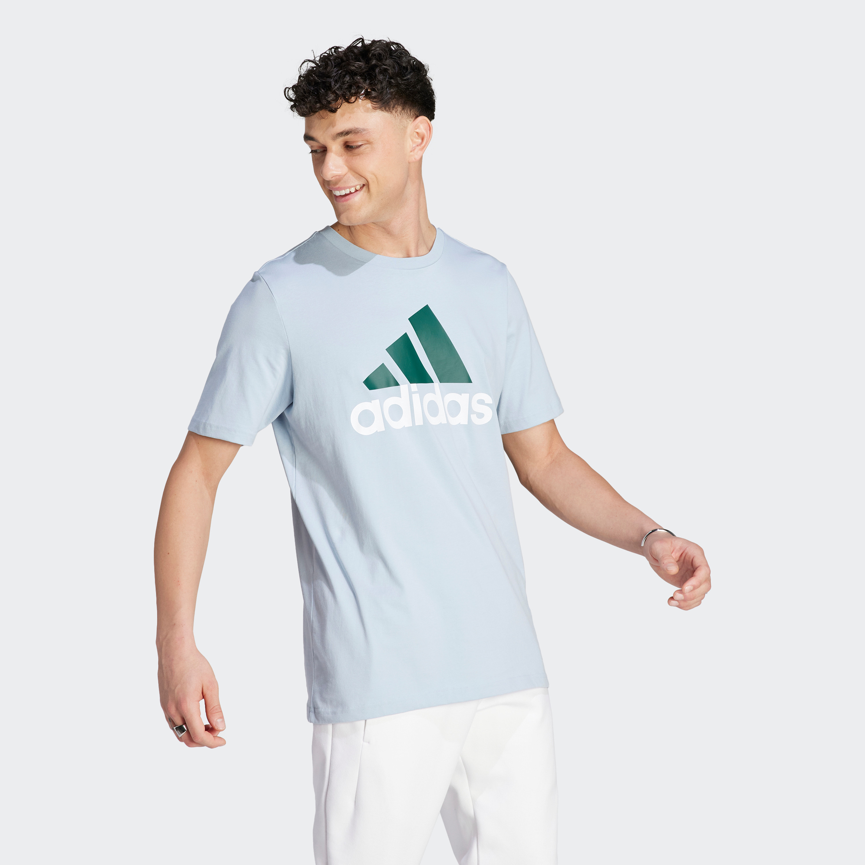 تي شيرت اسنشيالز بشعار كبير جورسيه واحد من اديداس| او اي-men-clothing-sportswearandactivewear-tshirtsandpolos-image-22