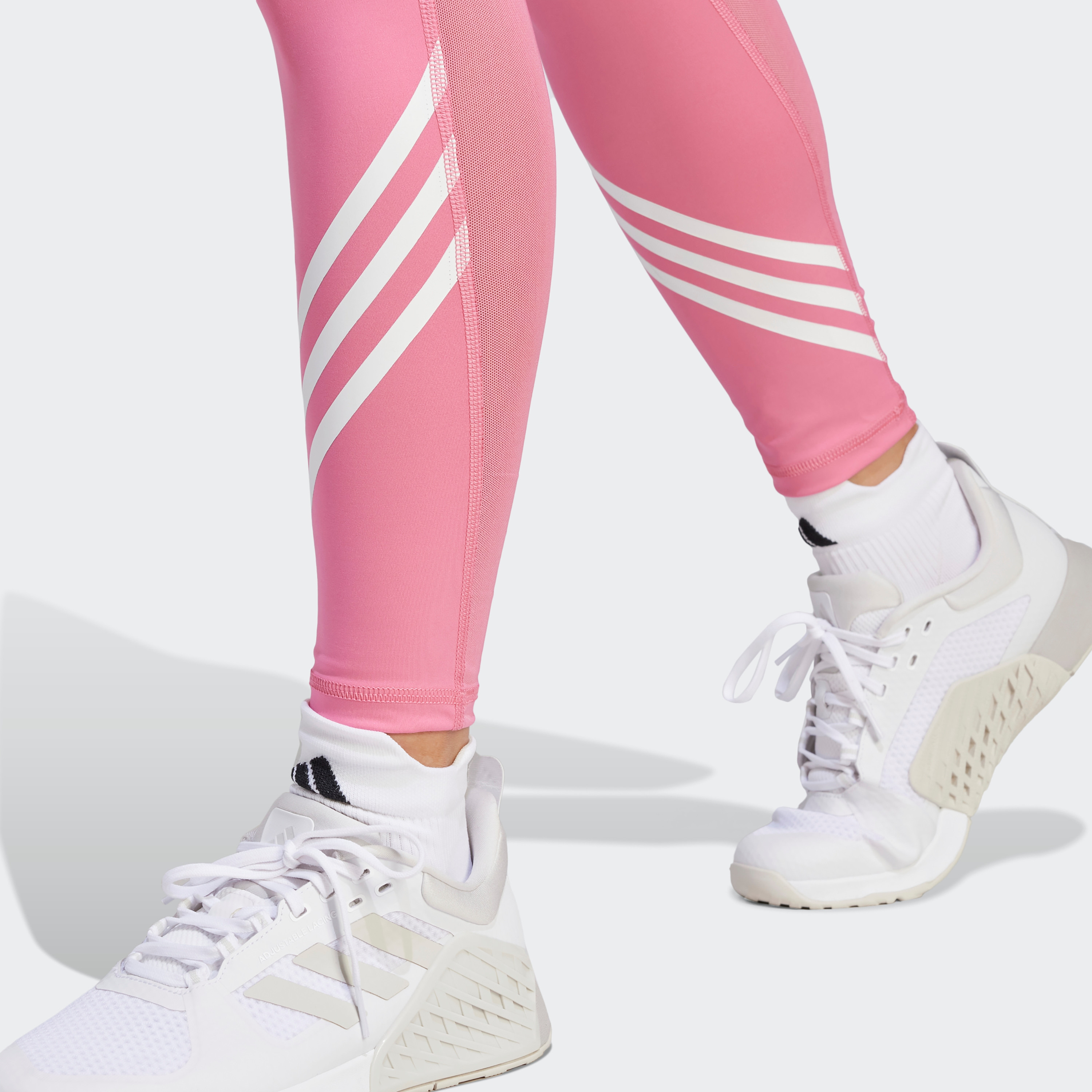 بنطلون ضيقة للنساء تيك فيت بخطوط الثلاثة من أديداس| او اي-women-clothing-bottoms-leggings-image-4