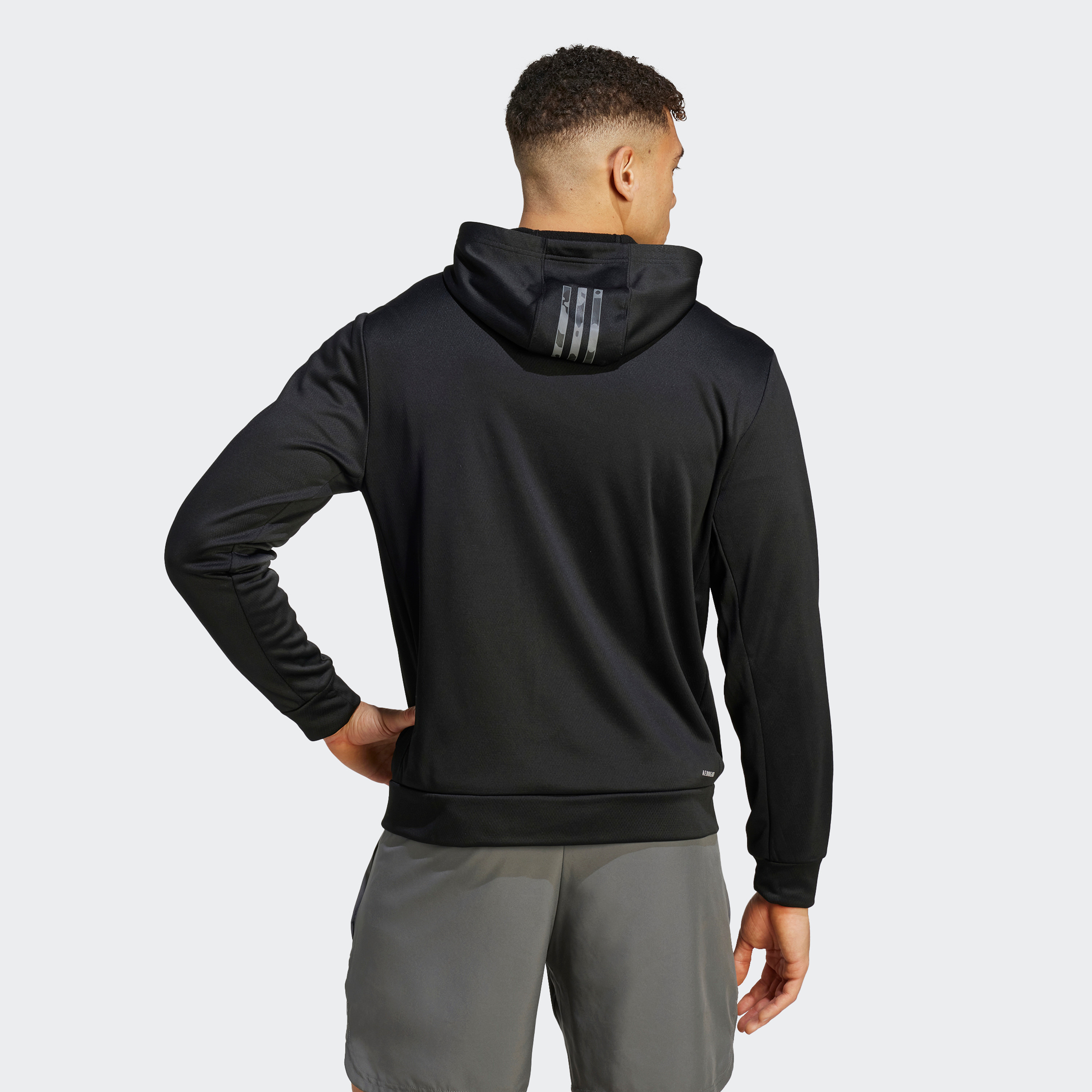 جاكيت هودي بسحاب كامل اسينشيالز ترين للرجال مزين برسومات الموسمية من اديداس| او اي-men-winterwear-hoodiesandsweatshirts-image-4