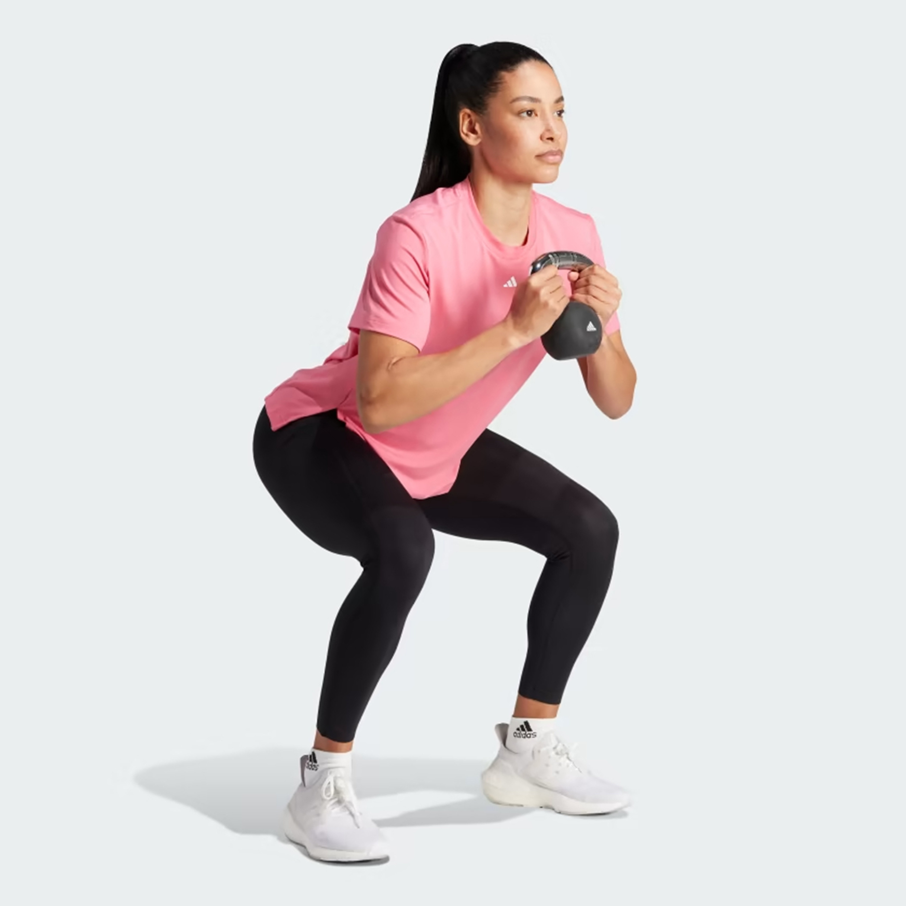 تيشيرت للنساء يتميز بتعدد الاستخدامات من اديداس | او اي-women-clothing-tshirts-image-2
