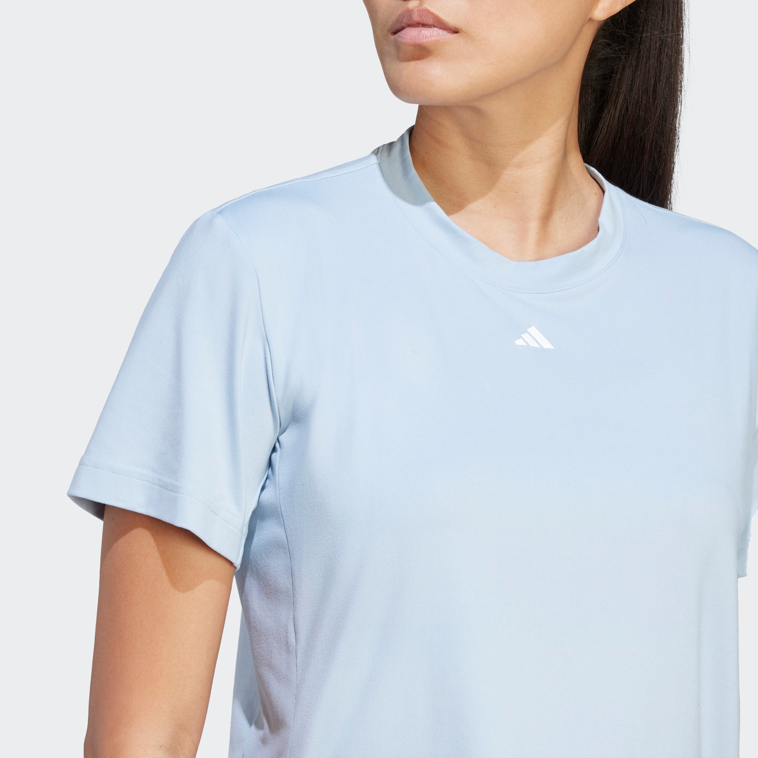 تيشيرت للنساء يتميز بتعدد الاستخدامات من اديداس | او اي-women-clothing-tshirts-image-6