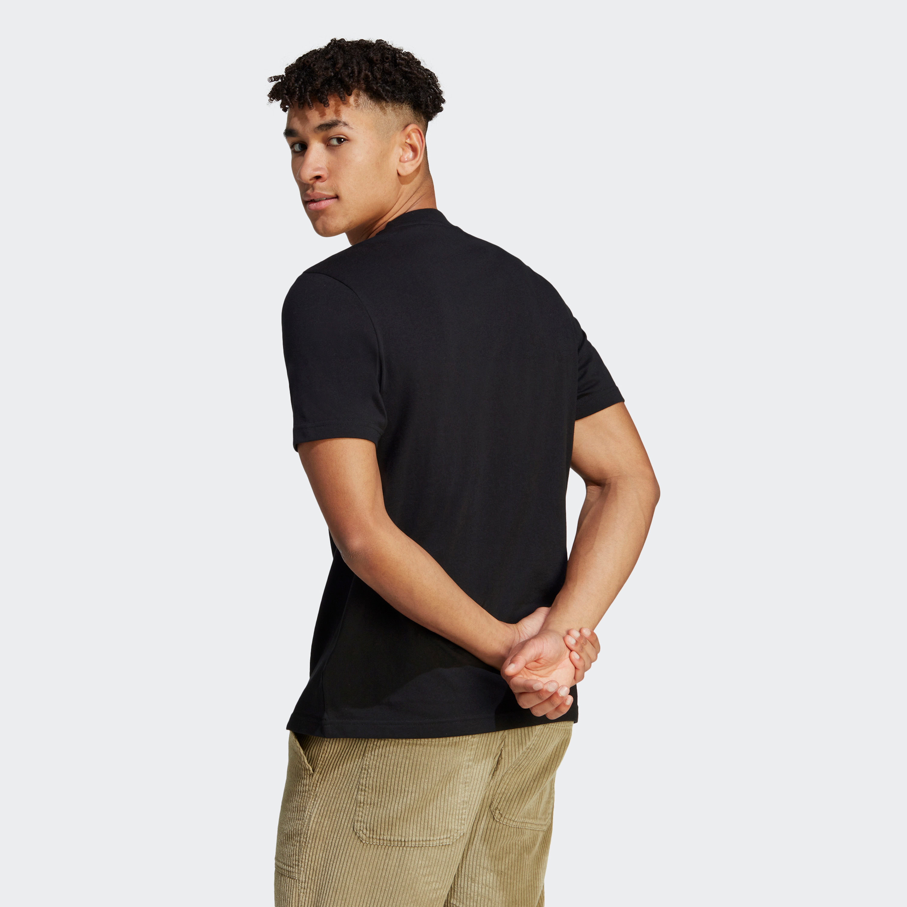 تي شيرت دودل متعدد للرجال سبورت وير من اديداس | او اي-men-clothing-sportswearandactivewear-tshirtsandpolos-image-8