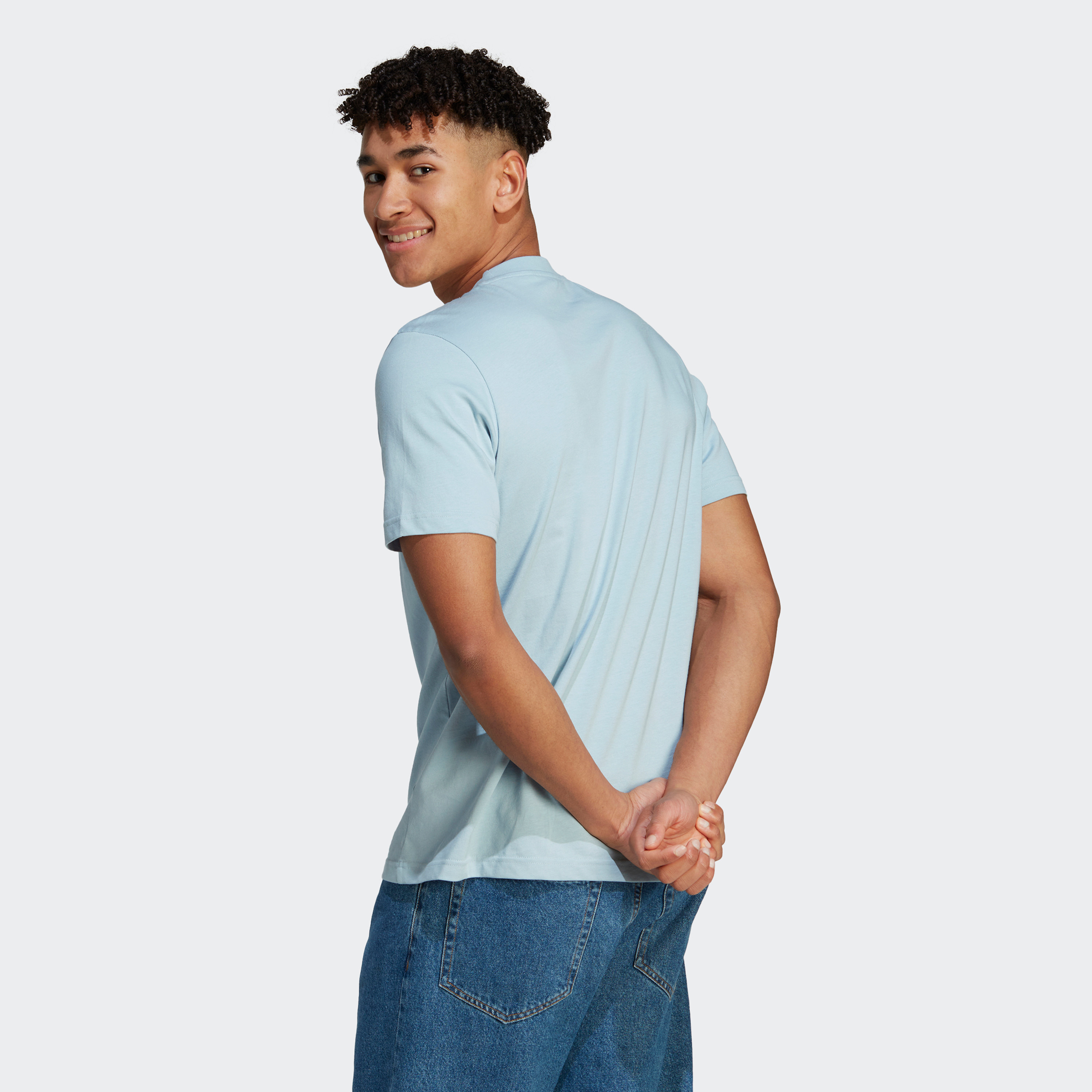 تي شيرت دودل متعدد للرجال سبورت وير من اديداس | او اي-men-clothing-sportswearandactivewear-tshirtsandpolos-image-12