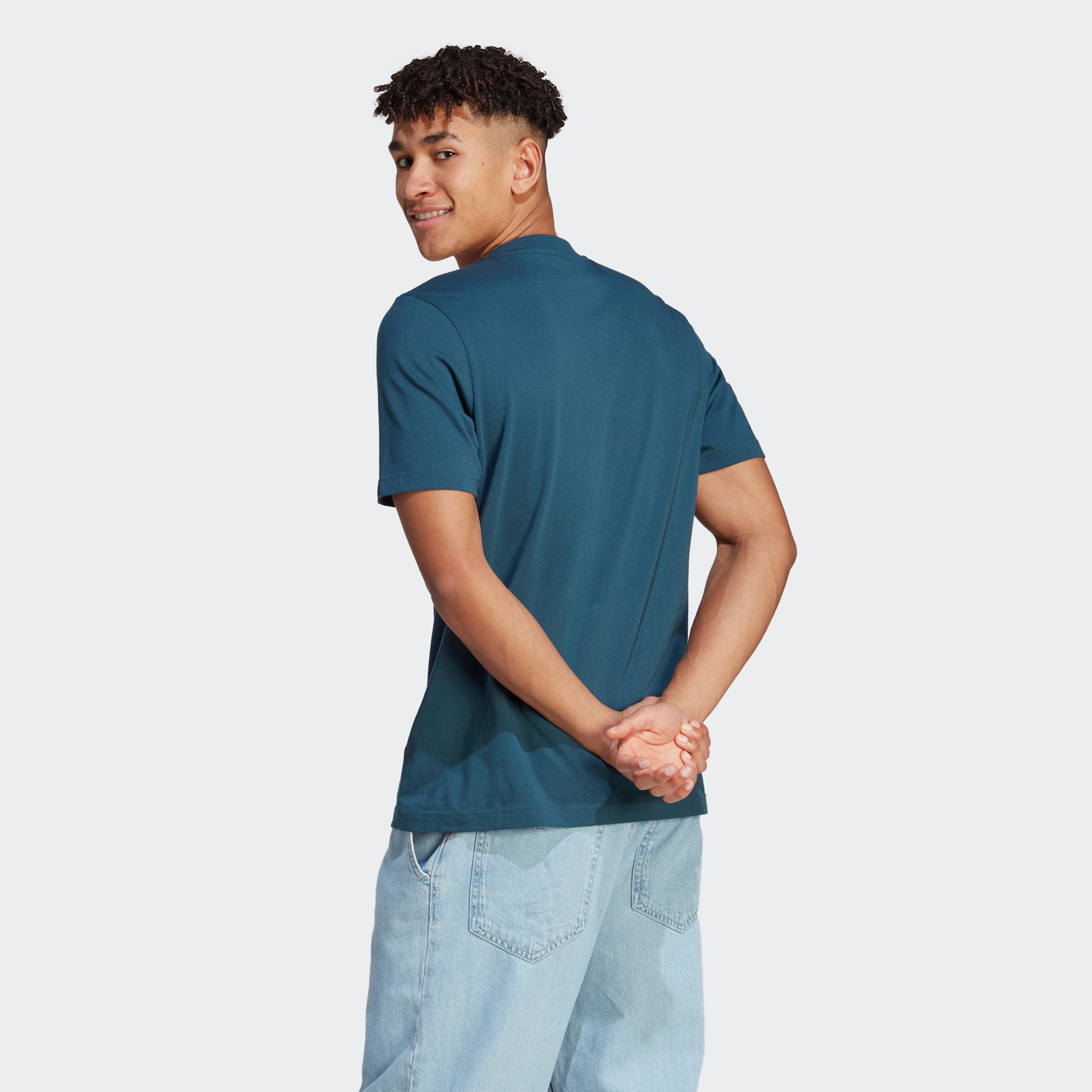 تيشرت صوفية غامضة للرجال سبورت وير من اديداس | او اي-men-clothing-sportswearandactivewear-tshirtsandpolos-image-11