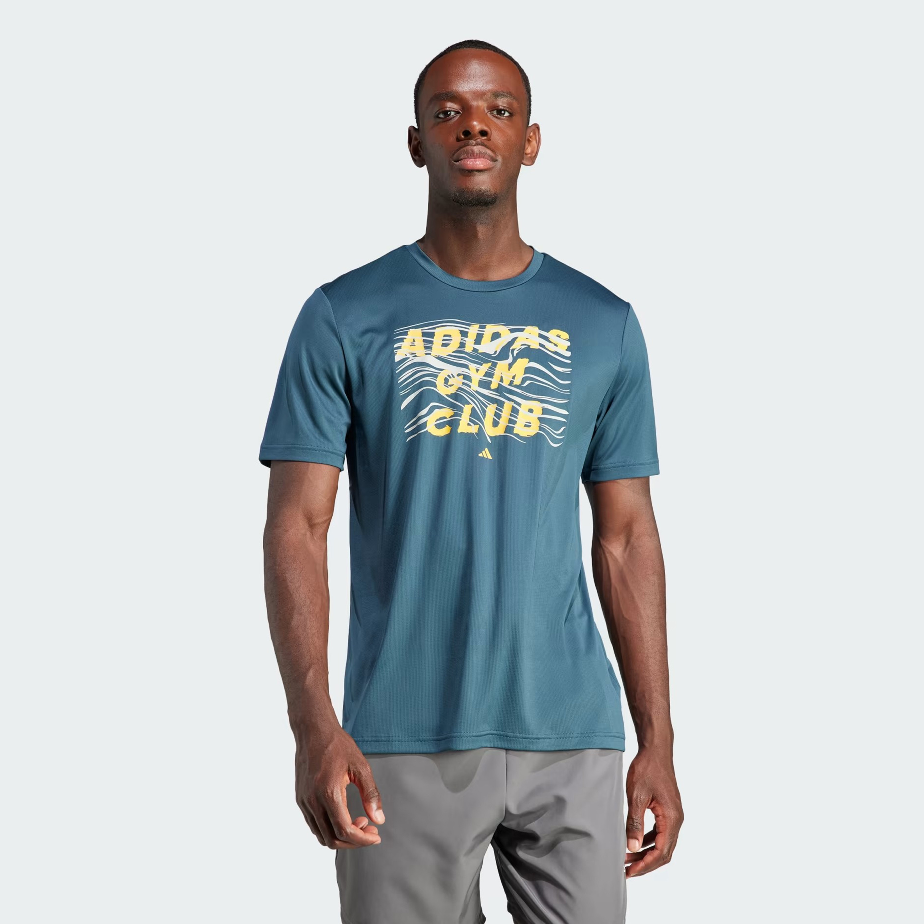 تي شيرت للتدريب أتش اي اي تي الجرافيك للرجال من اديداس | او اي-men-clothing-sportswearandactivewear-tshirtsandpolos-image-4