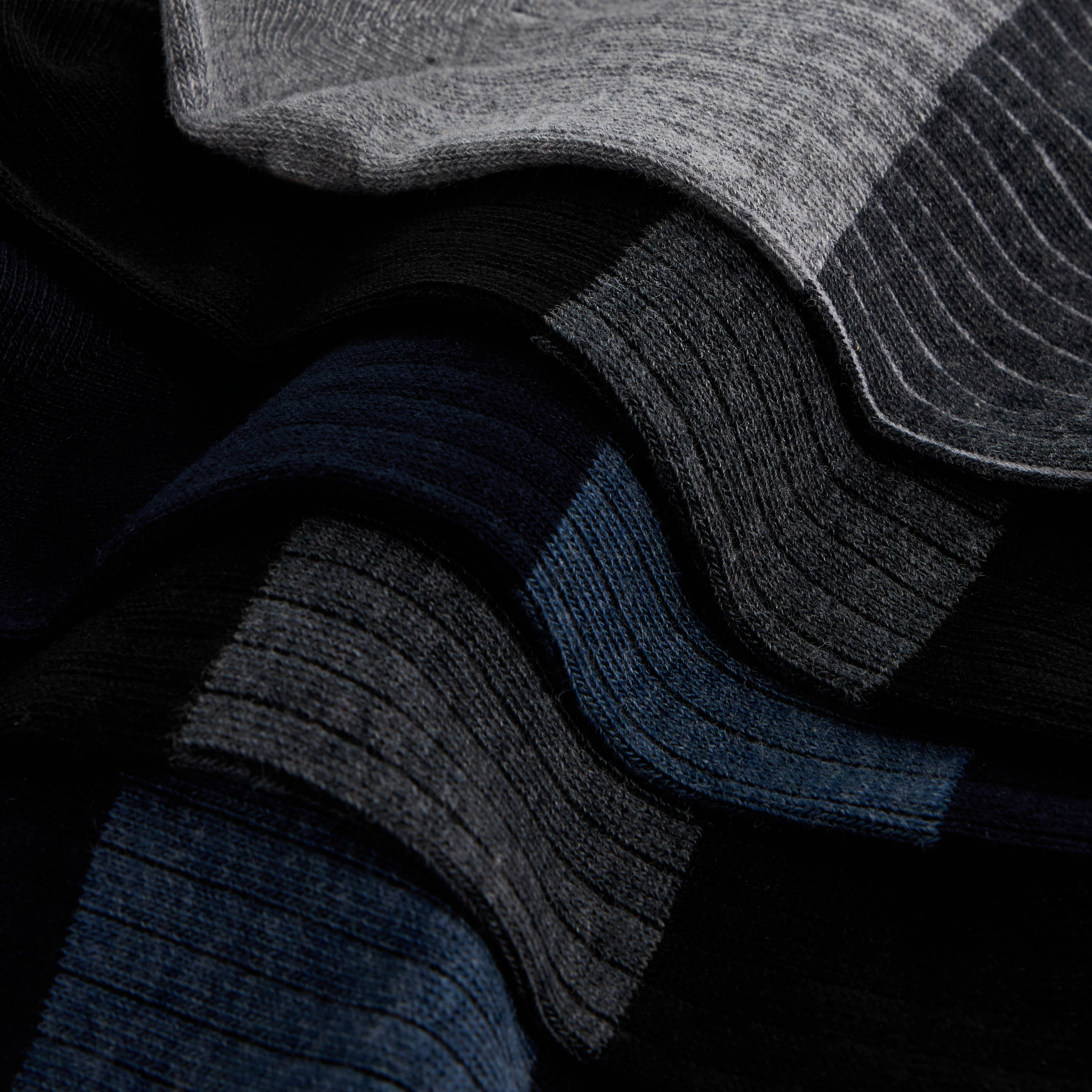 طقم جوارب بطول الكاحل 5 أزواج بارزة الملمس من دوتشيني-men-socks-image-4