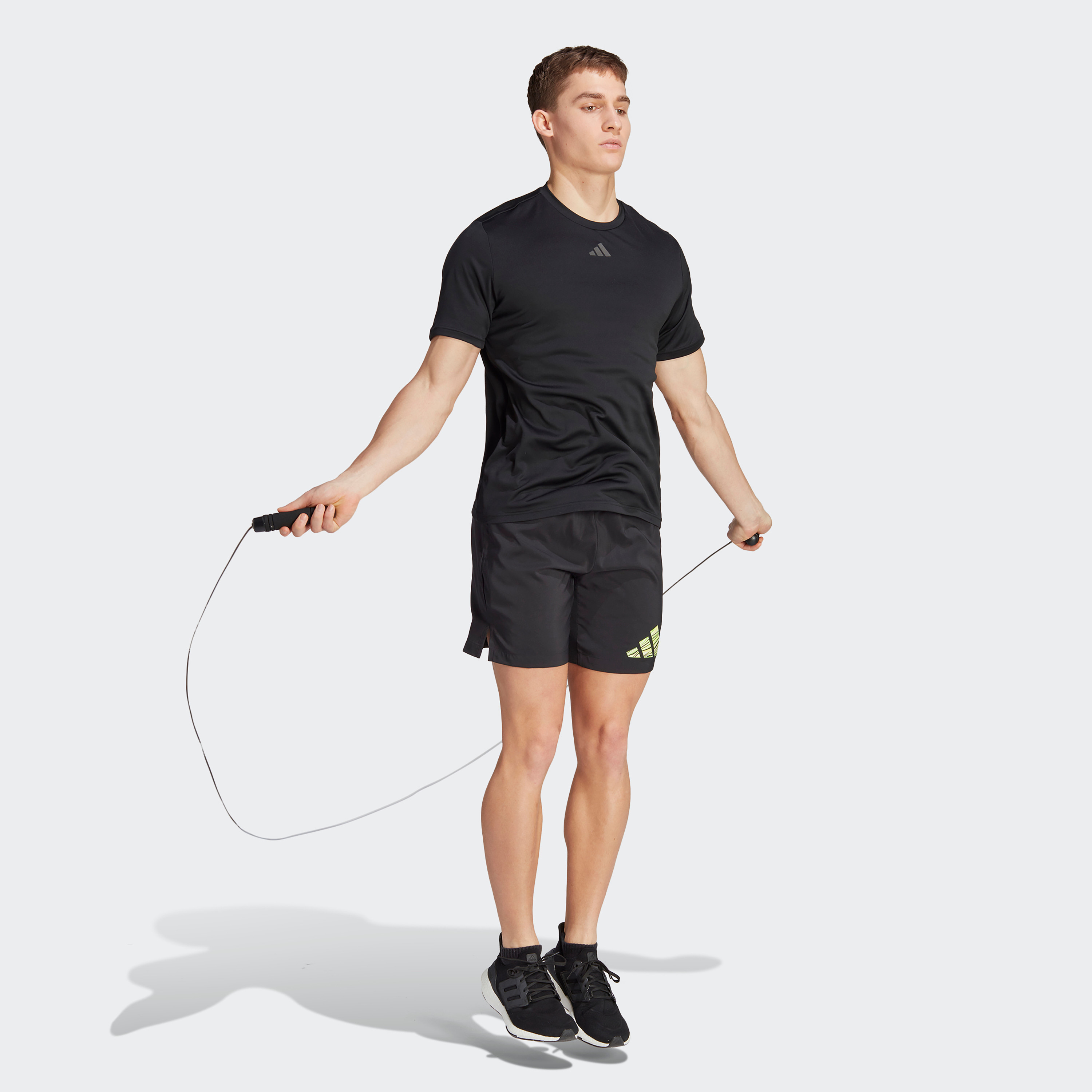 شورت للتدريب أتش اي اي تي للرجال من اديداس | او اي-men-clothing-bottoms-shorts-image-6