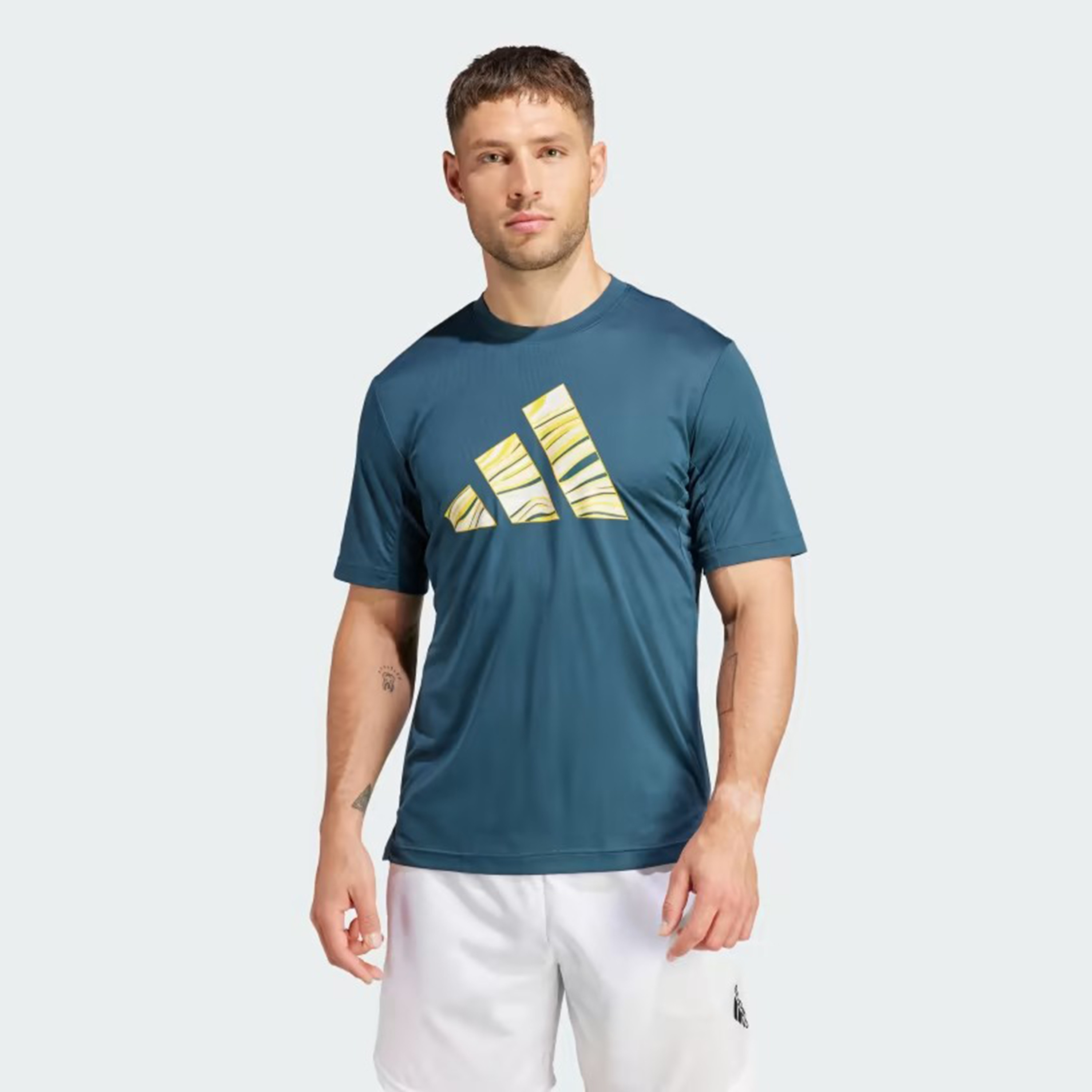 تي شيرت للتدريب أتش اي اي تي الجرافيك سلوجان للرجال من اديداس | او اي-men-clothing-sportswearandactivewear-tshirtsandpolos-image-5