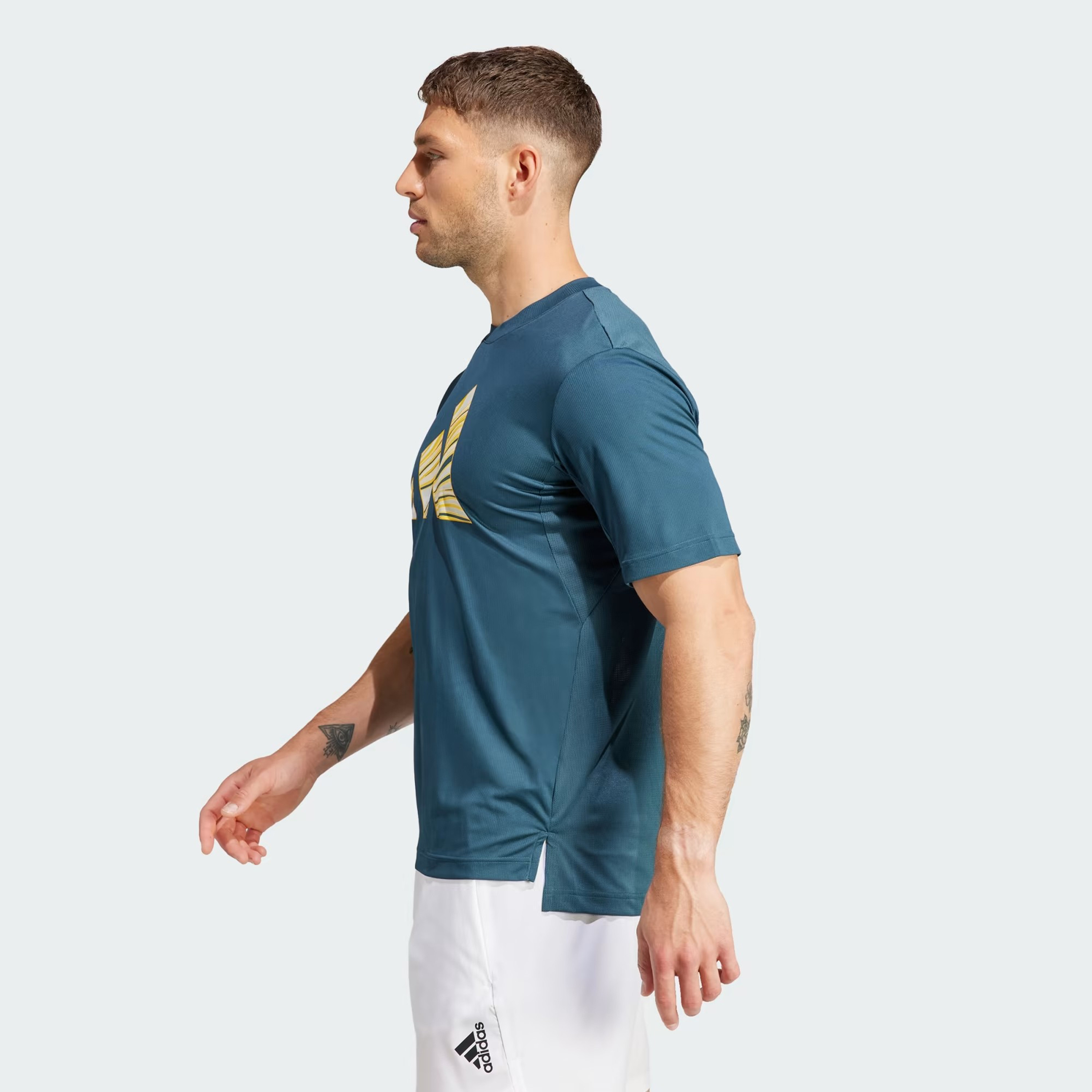 تي شيرت للتدريب أتش اي اي تي الجرافيك سلوجان للرجال من اديداس | او اي-men-clothing-sportswearandactivewear-tshirtsandpolos-image-6