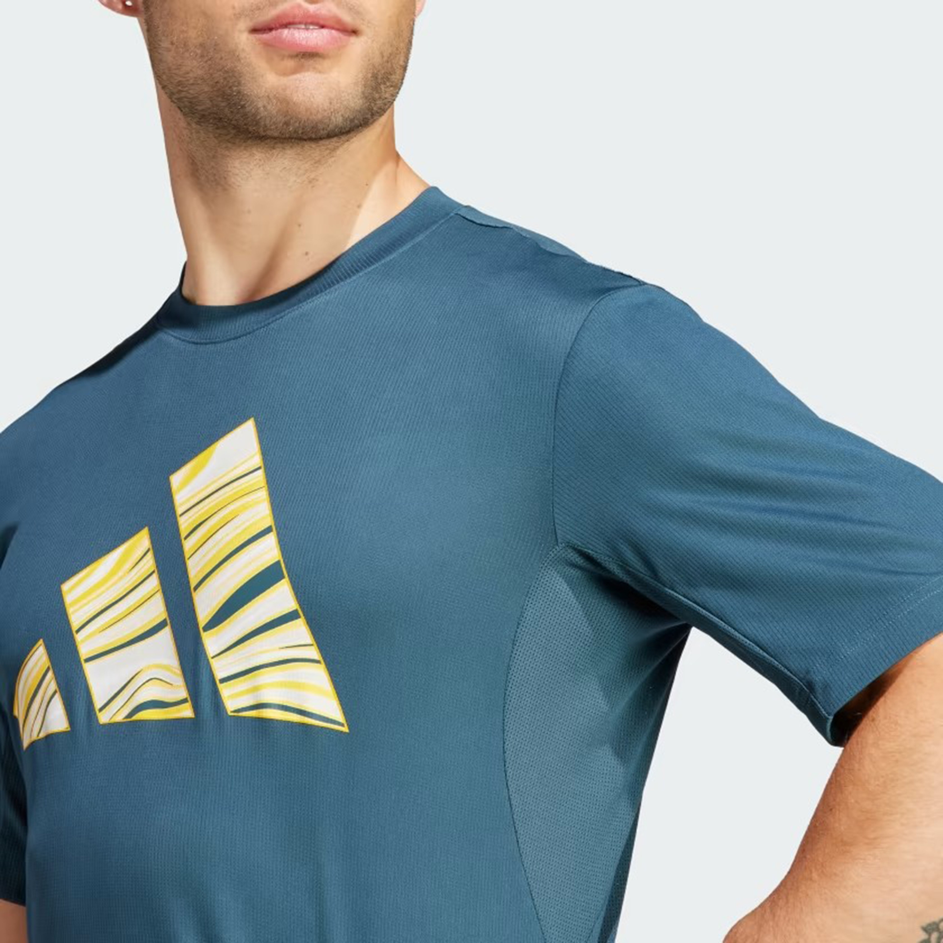 تي شيرت للتدريب أتش اي اي تي الجرافيك سلوجان للرجال من اديداس | او اي-men-clothing-sportswearandactivewear-tshirtsandpolos-image-7