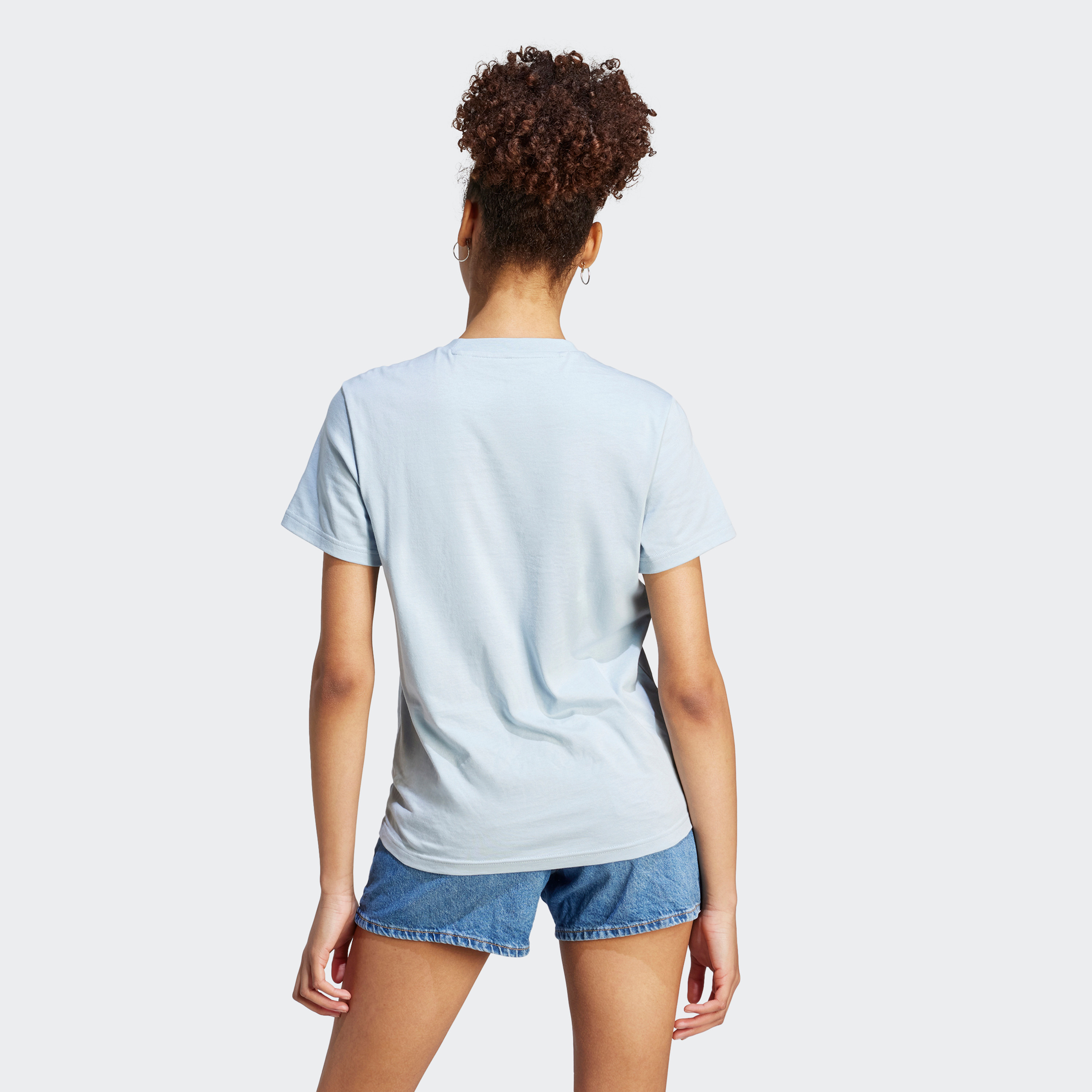 تيشيرت للنساء يتميز برسم الطبيعة الصوف يجرافيك من اديداس | او اي-sports-women-clothing-tshirtsandvests-image-4
