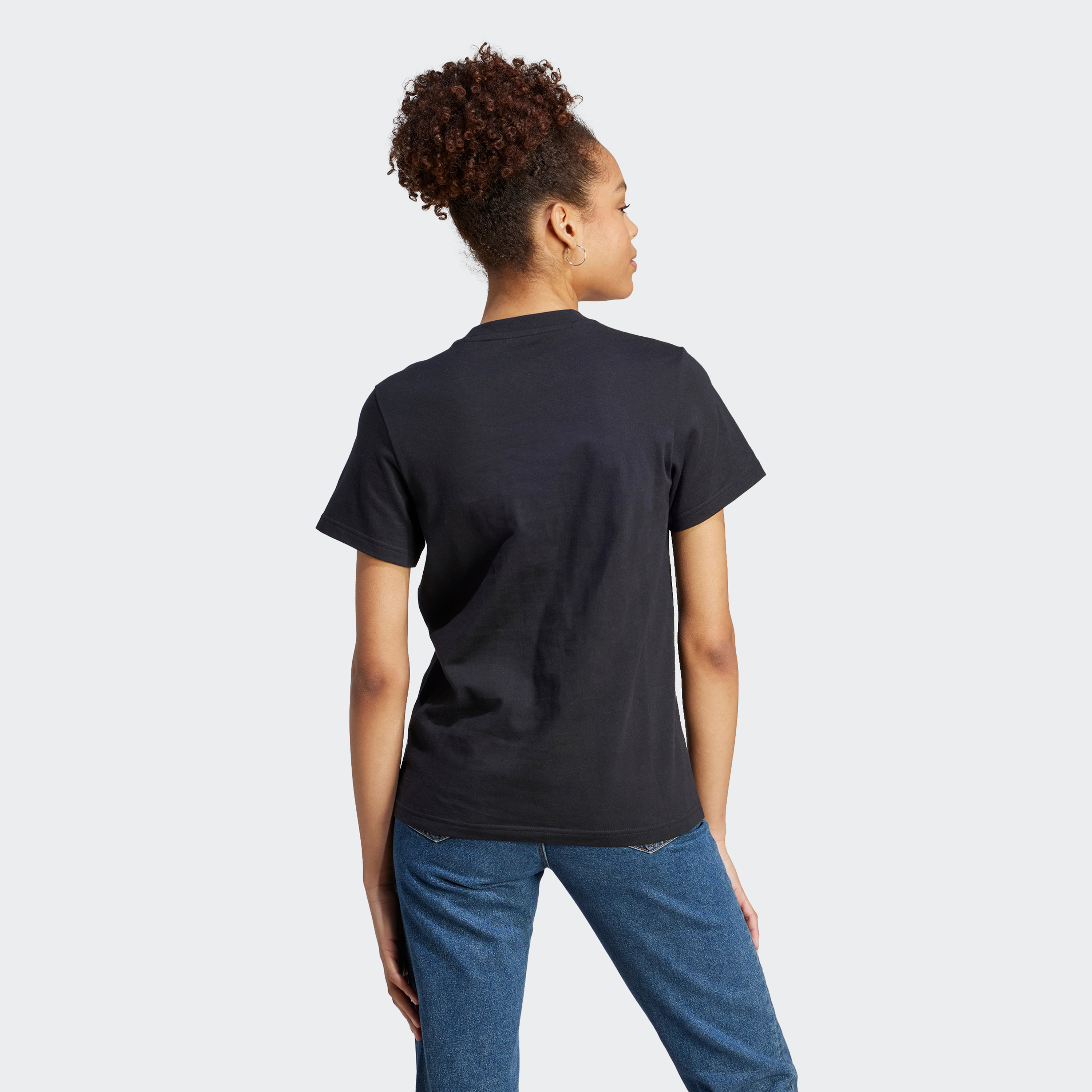 تيشيرت للنساء يتميز برسم الطبيعة الصوف يجرافيك من اديداس | او اي-sports-women-clothing-tshirtsandvests-image-8