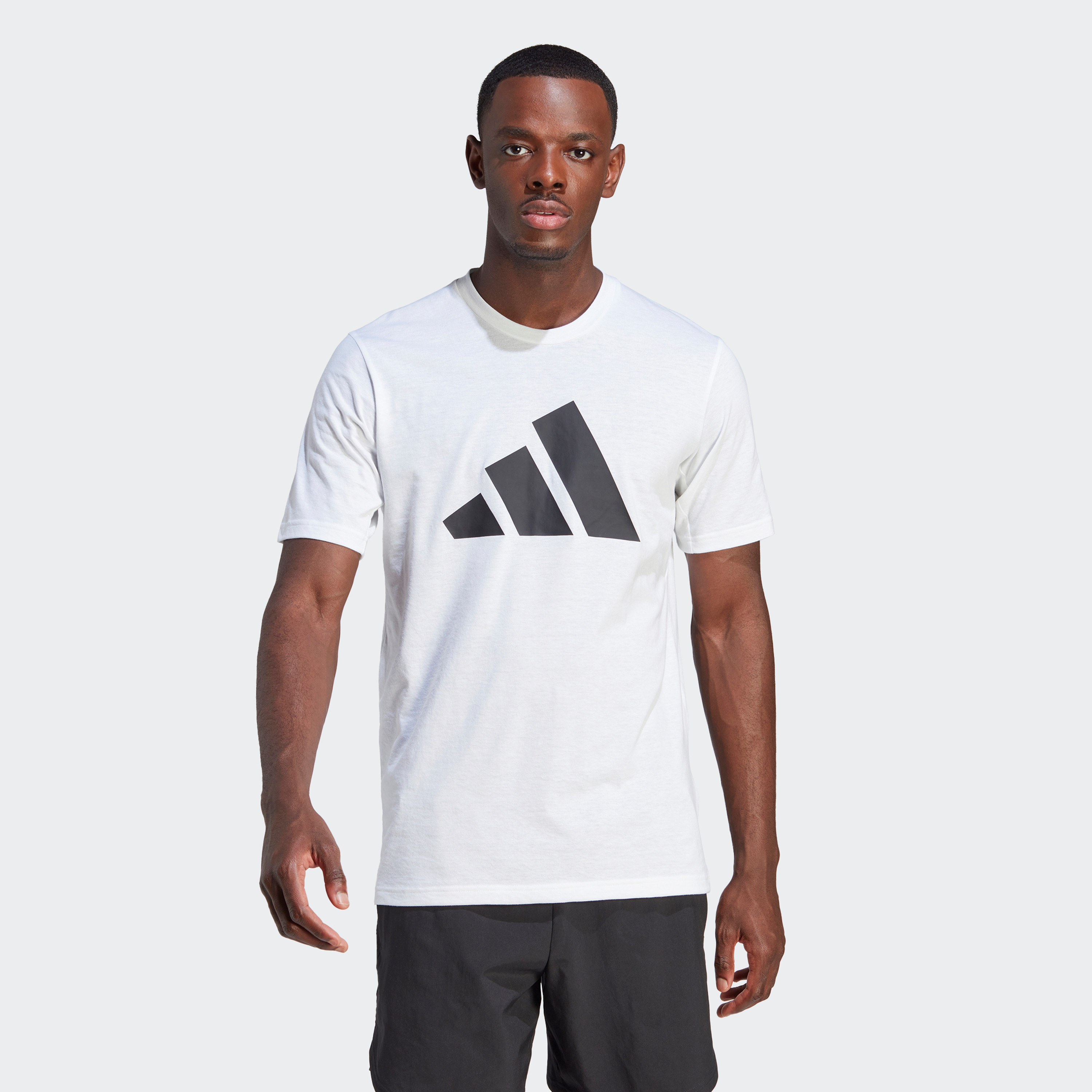 Buy Men s Adidas Men Train Essentials Feelready Logo T Shirt OE Online Centrepoint Kuwait