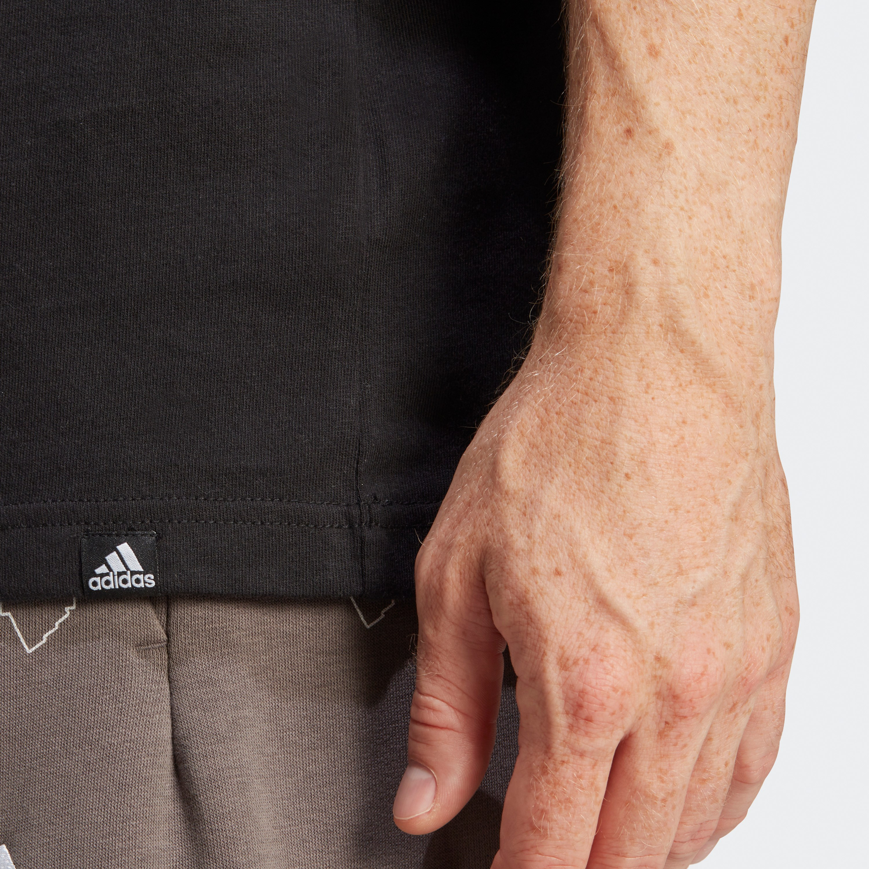adidas Men's Folded Badge Graphic T-Shirt IM8300|OE-men-clothing-sportswearandactivewear-tshirtsandpolos-image-5