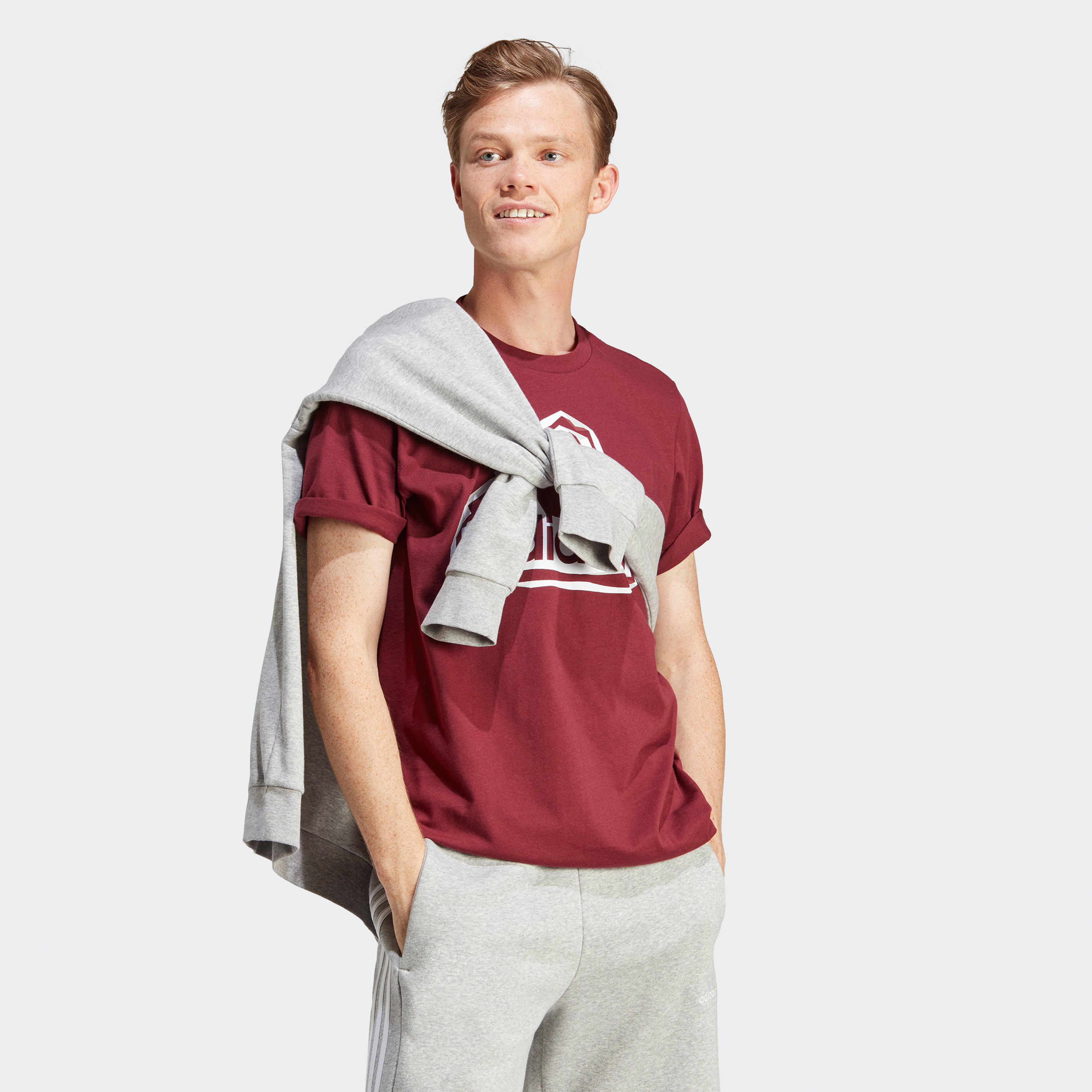 أديداس - تي شيرت جرافيكي بشعار مطوي IM8300-men-clothing-sportswearandactivewear-tshirtsandpolos-image-11