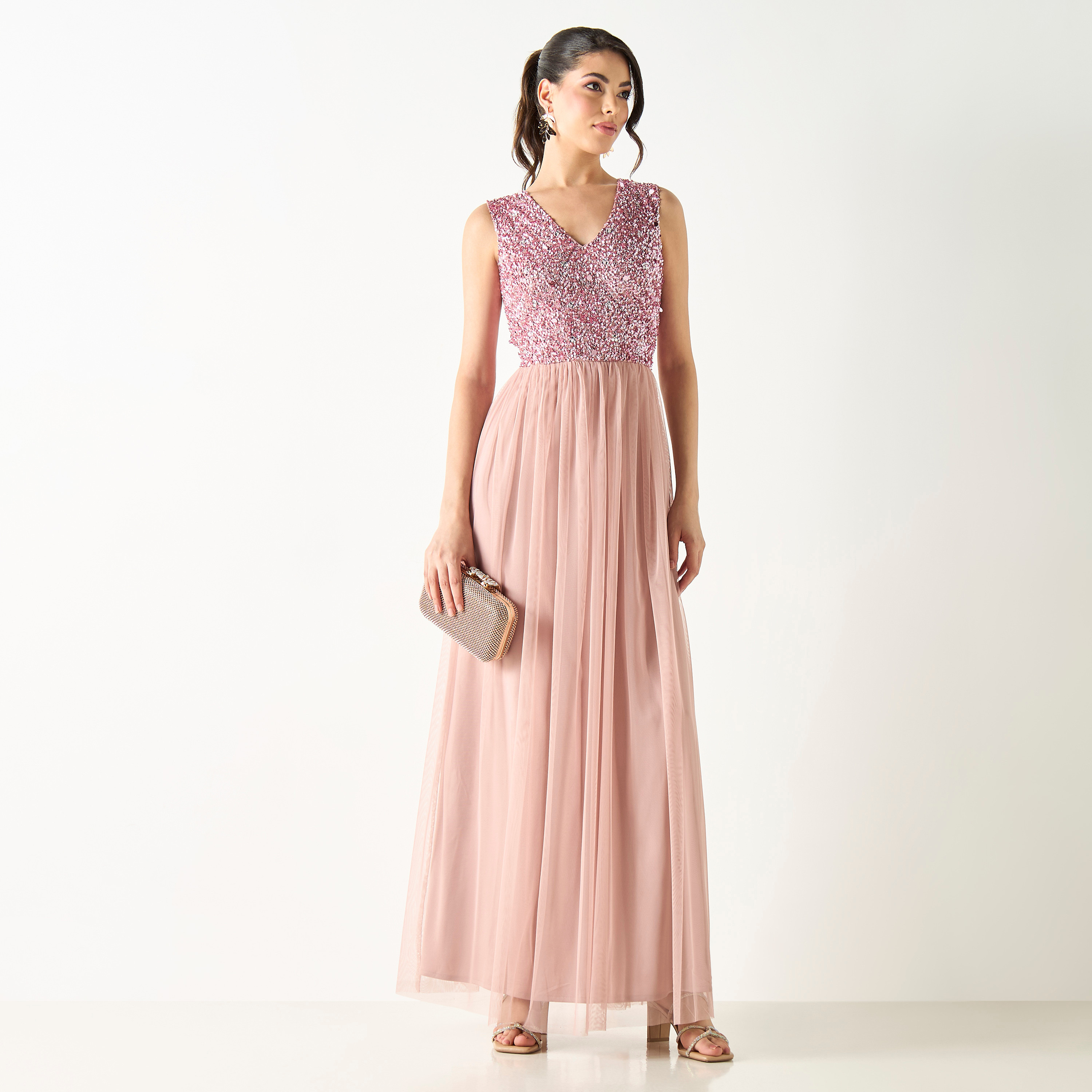 فستان طويل دون أكمام مزيّن بالترتر بياقة V من ليس آند بيدز-women-clothing-dresses-image-2