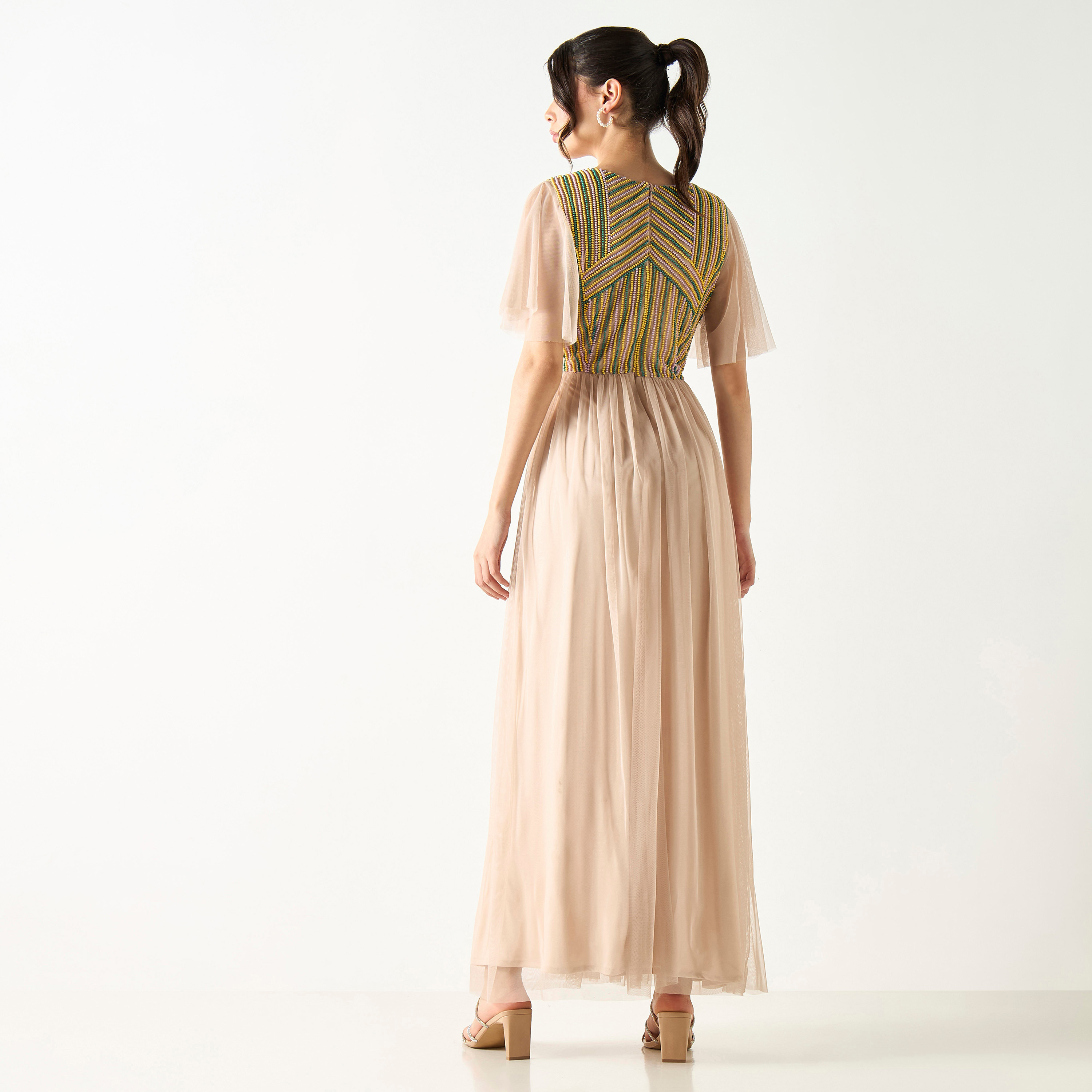 فستان طويل مزين بياقة عميقة وأكمام واسعة وسحاب للإغلاق-women-clothing-dresses-image-2