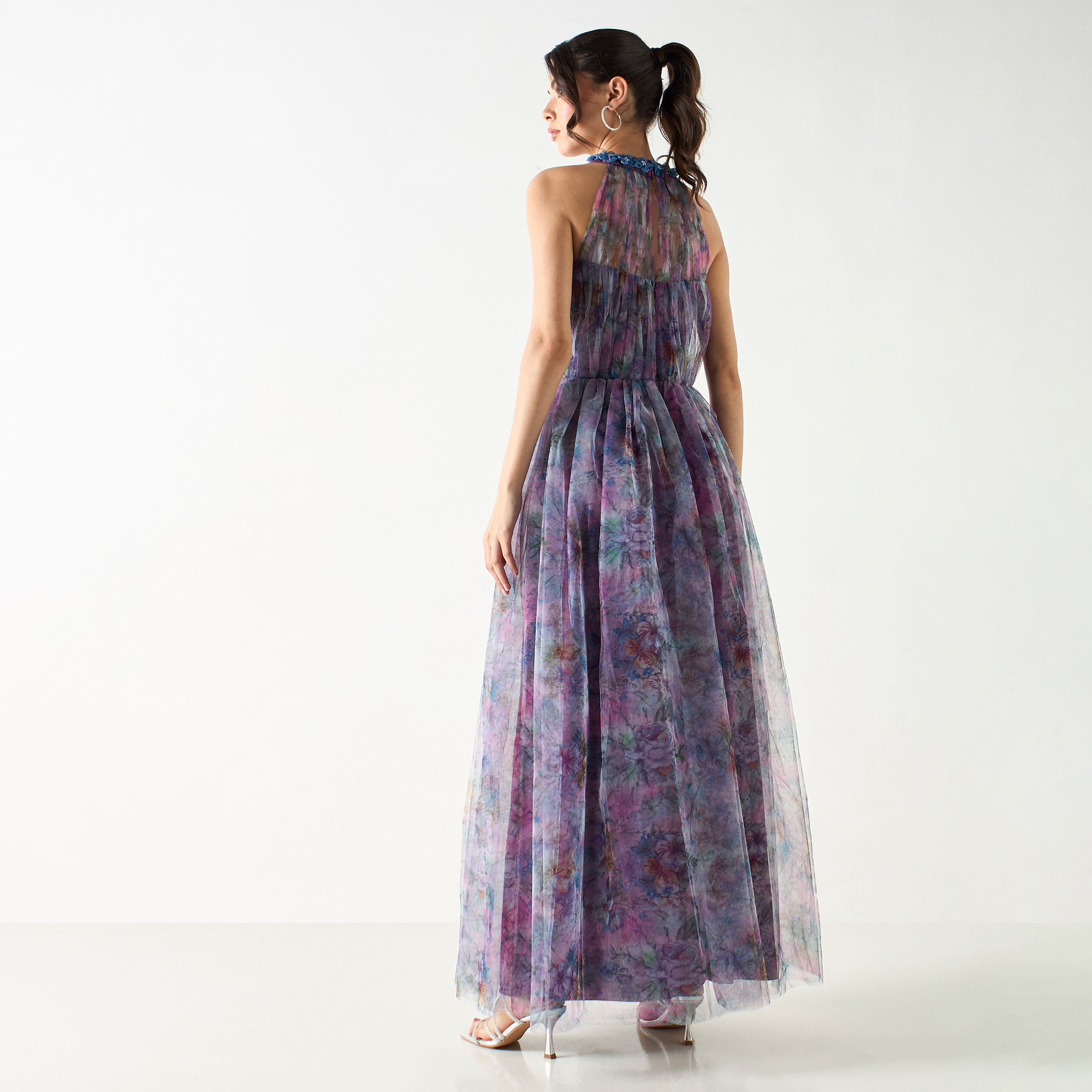 فستان طويل شبكي دون أكمام بطبعات وزخارف زهرية من ليس آند بيدز-women-clothing-dresses-image-3