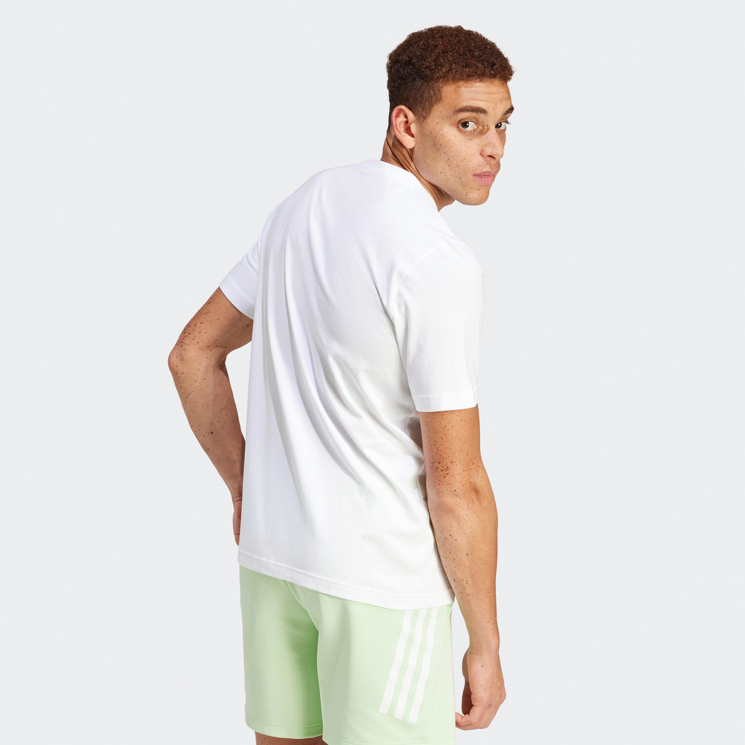 أديداس - تي شيرت جرافيكي بشعار جيشي IN6472-men-clothing-sportswearandactivewear-tshirtsandpolos-image-2