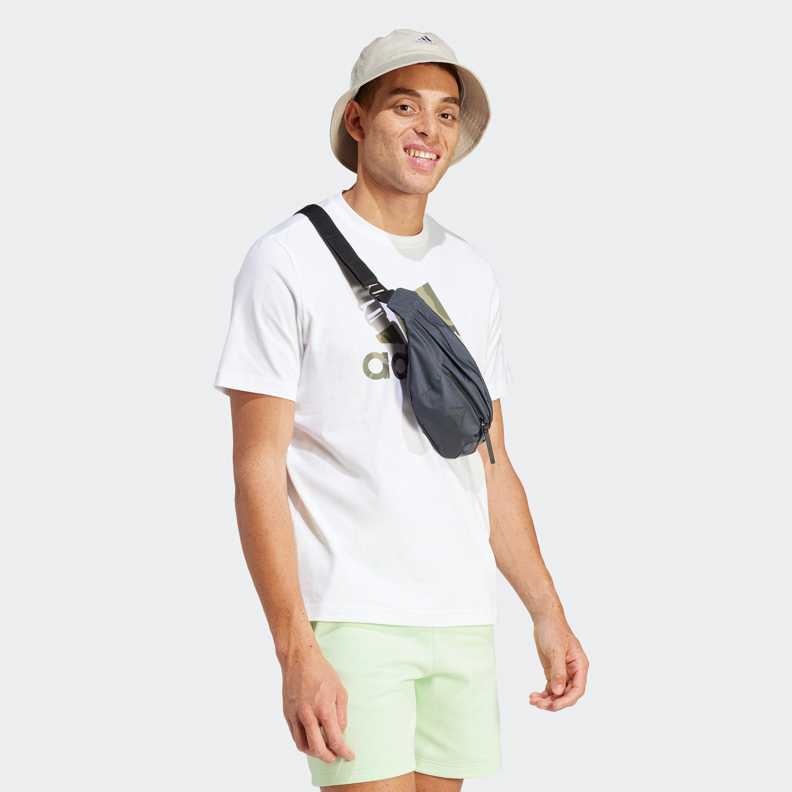 أديداس - تي شيرت جرافيكي بشعار جيشي IN6472-men-clothing-sportswearandactivewear-tshirtsandpolos-image-3