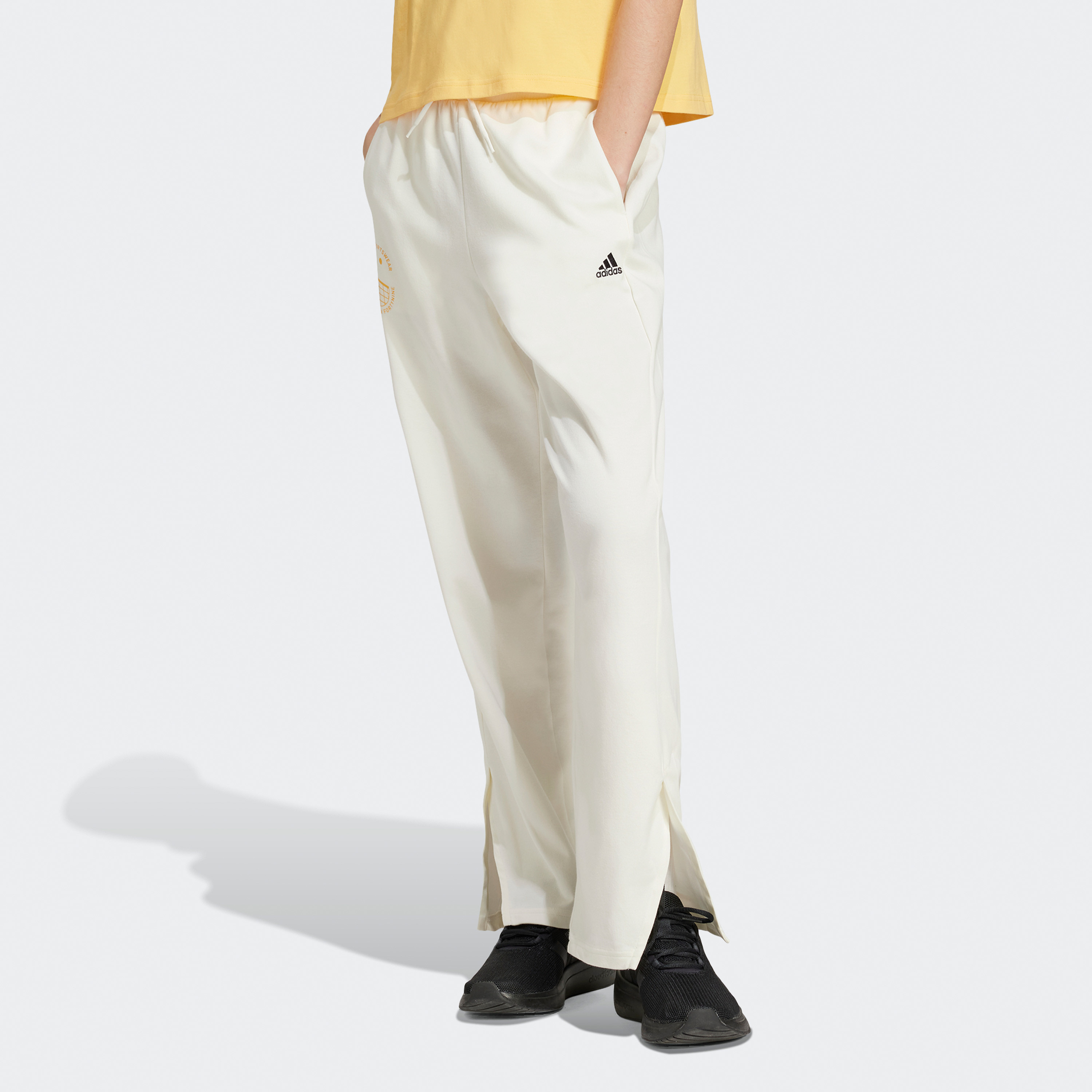 أديداس - بنطال رياضي جرافيكي بساق مستقيمة IN7333-women-clothing-bottoms-joggers-image-1